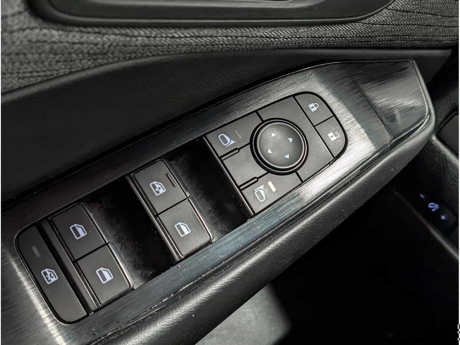 Image 14 Nissan Rogue S 2023