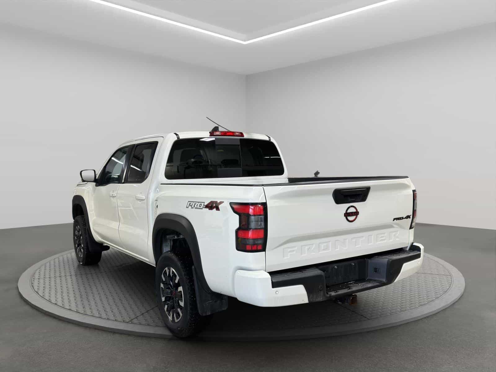 Image 3 Nissan Frontier PRO-4X 2023