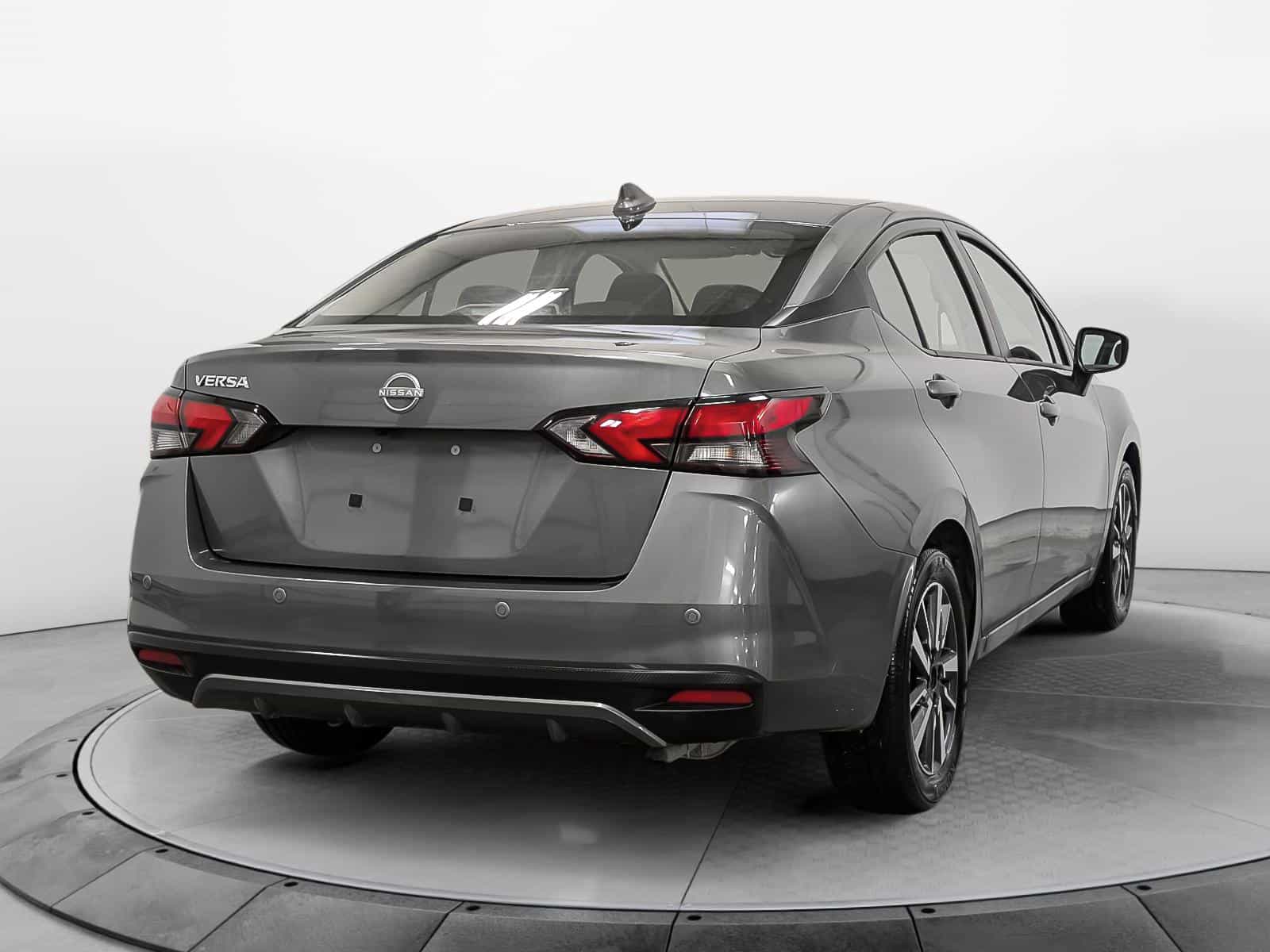 Image 5 Nissan Versa SV 2025