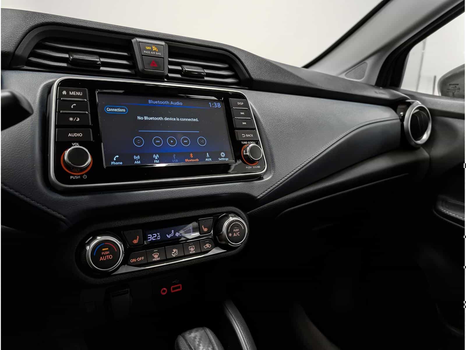 Image 9 Nissan Versa SV 2025