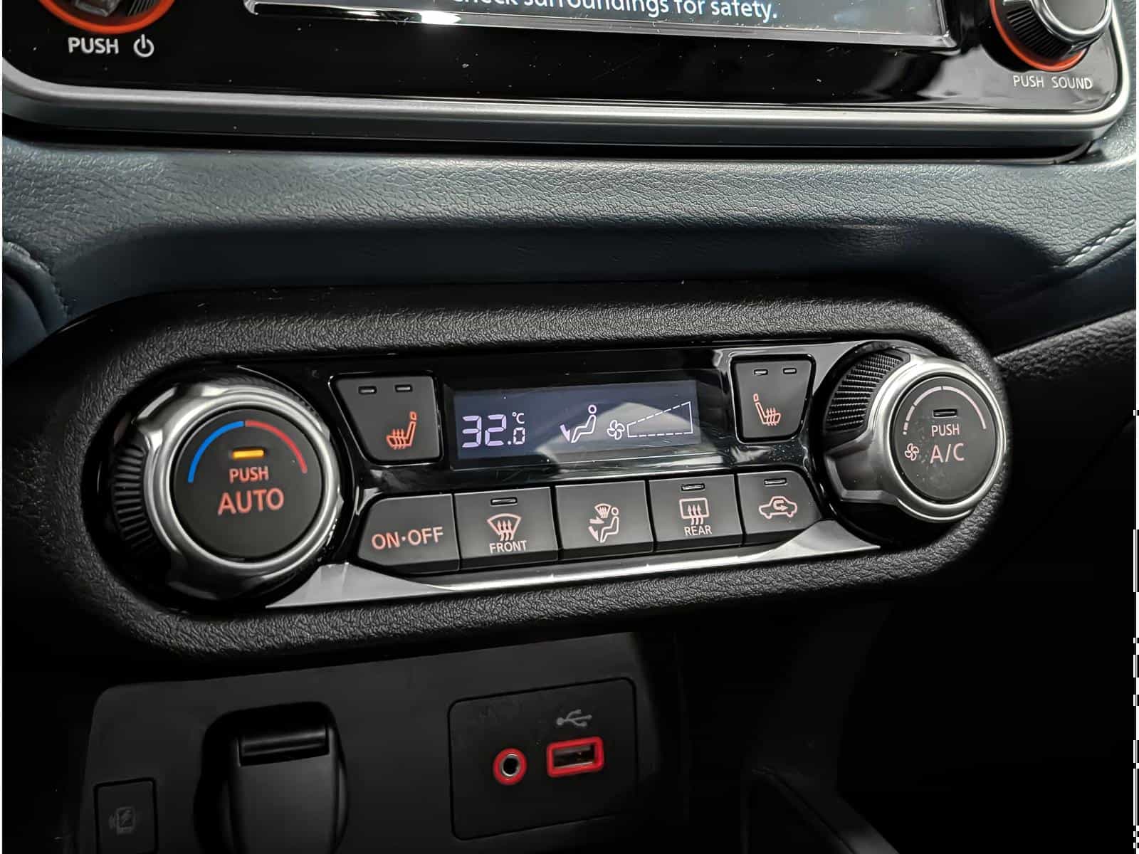 Image 12 Nissan Versa SV 2025