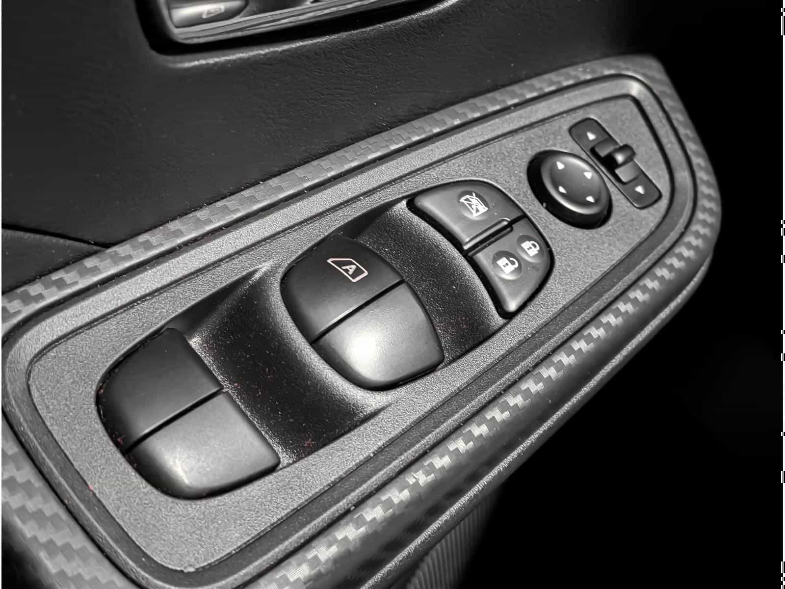 Image 15 Nissan Versa SV 2025