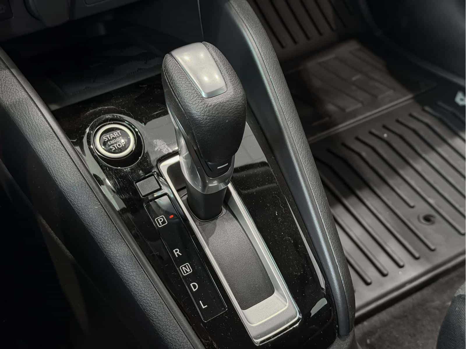 Image 15 Nissan Versa SR 2025