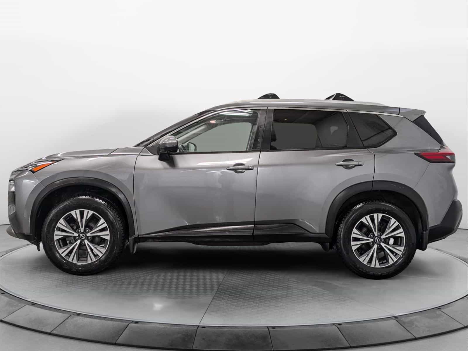 2023 Nissan Rogue SV - Image 5