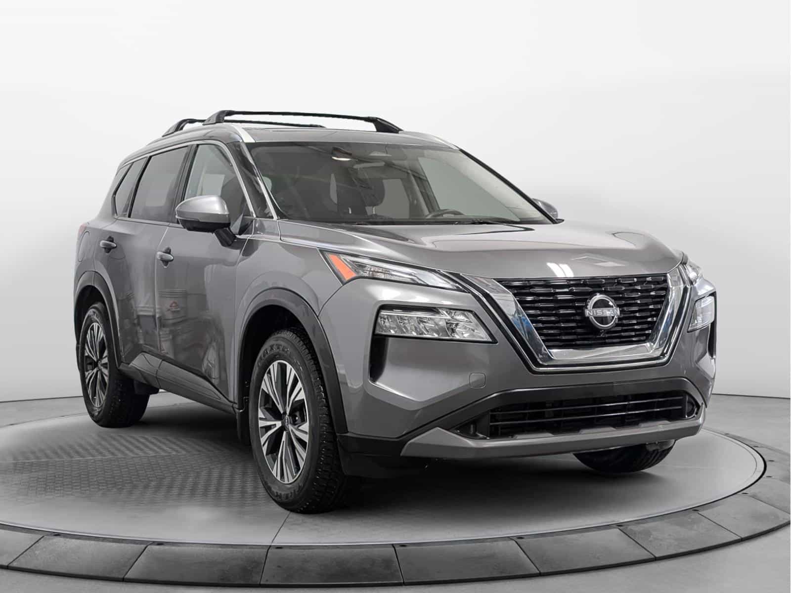 2023 Nissan Rogue SV - Image 2