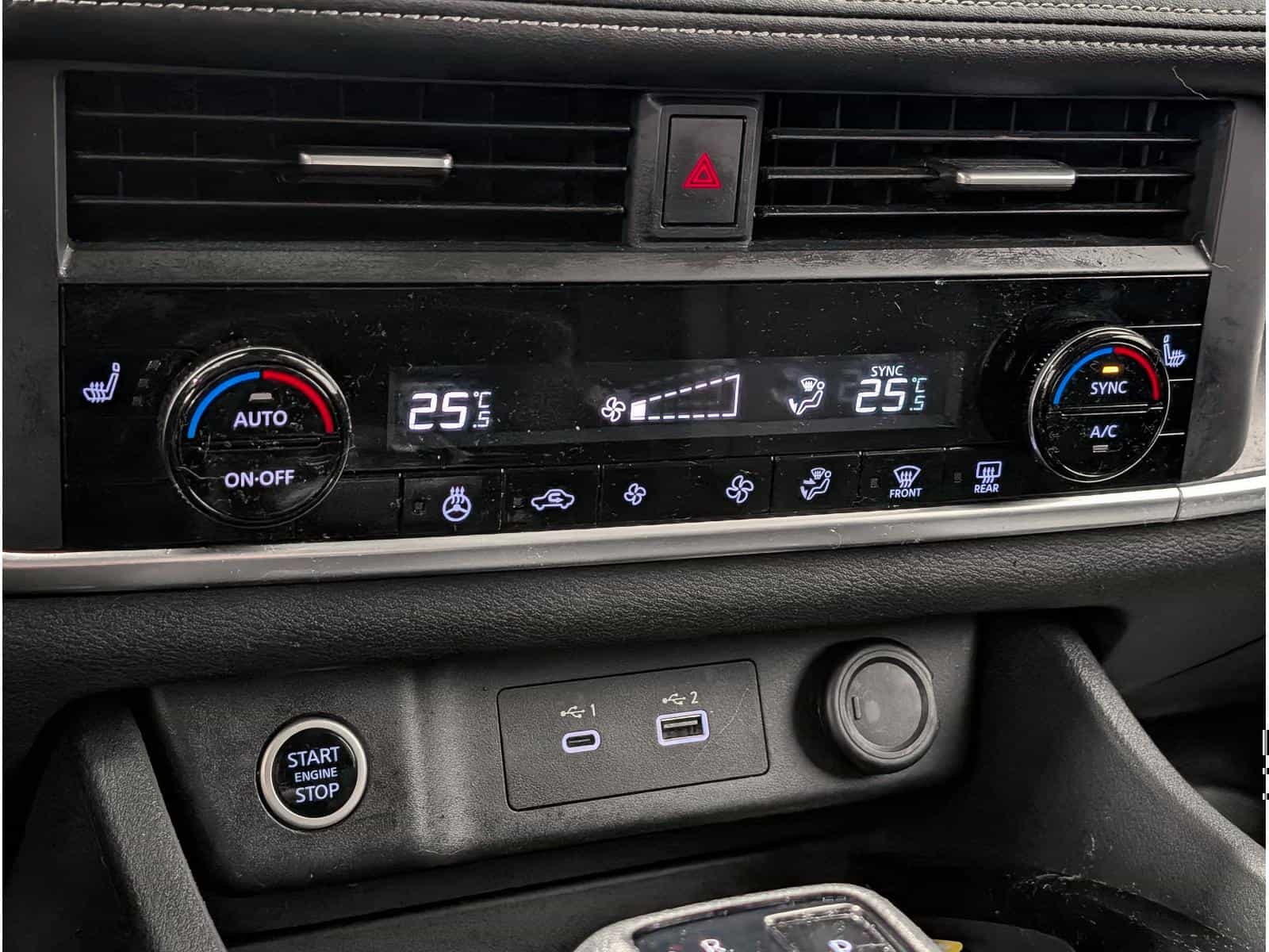 2023 Nissan Rogue SV - Image 12