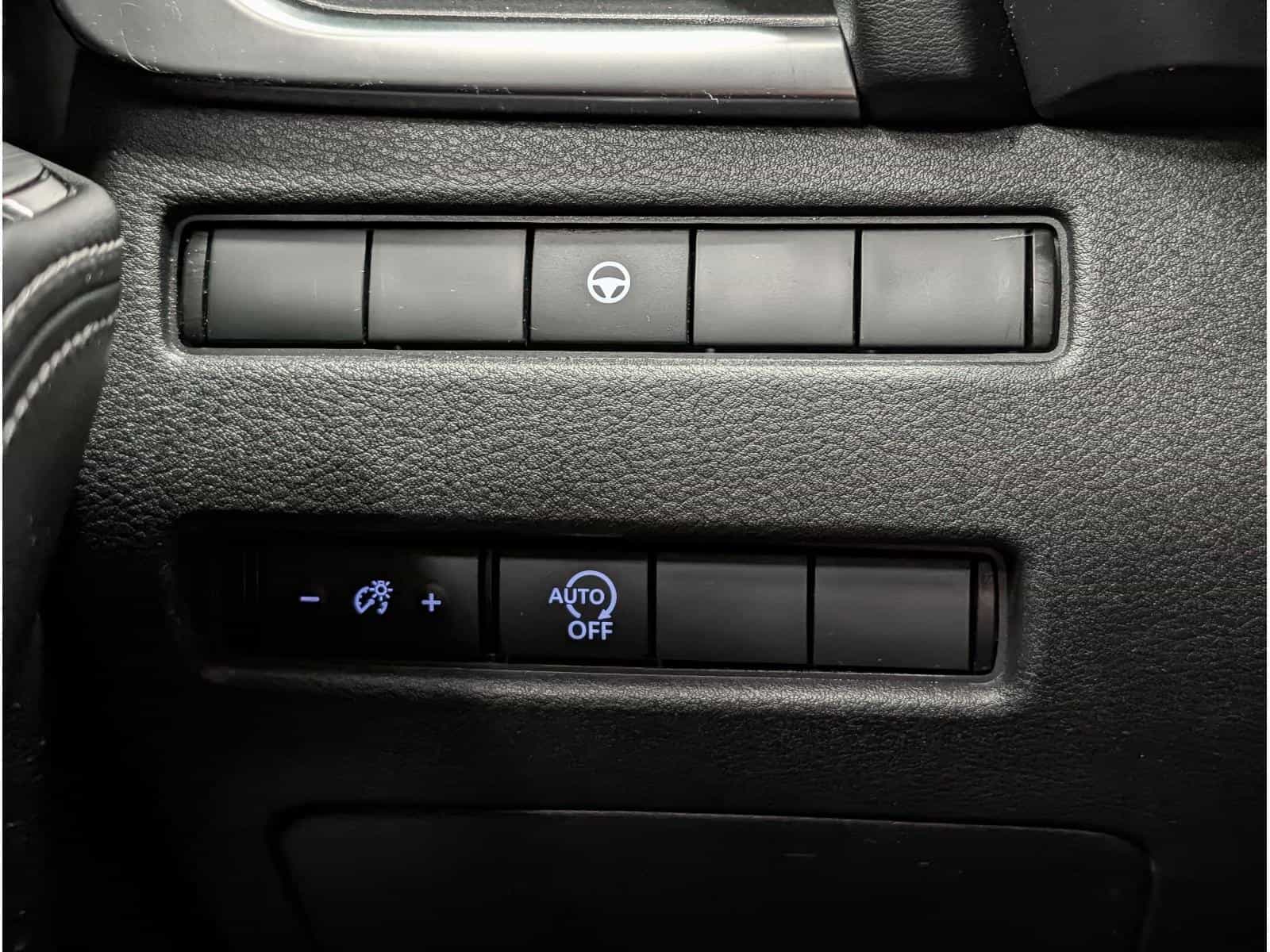 2023 Nissan Rogue SV - Image 16