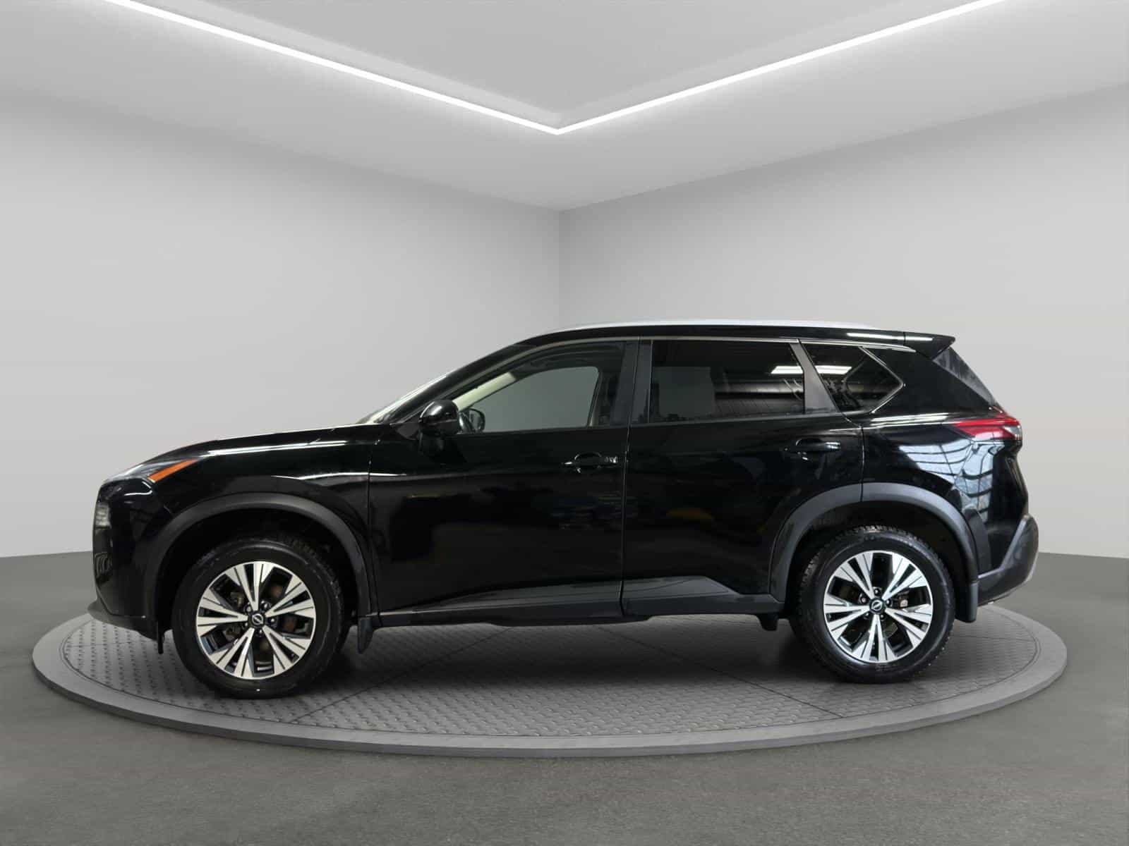 Image 2 Nissan Rogue SV 2022