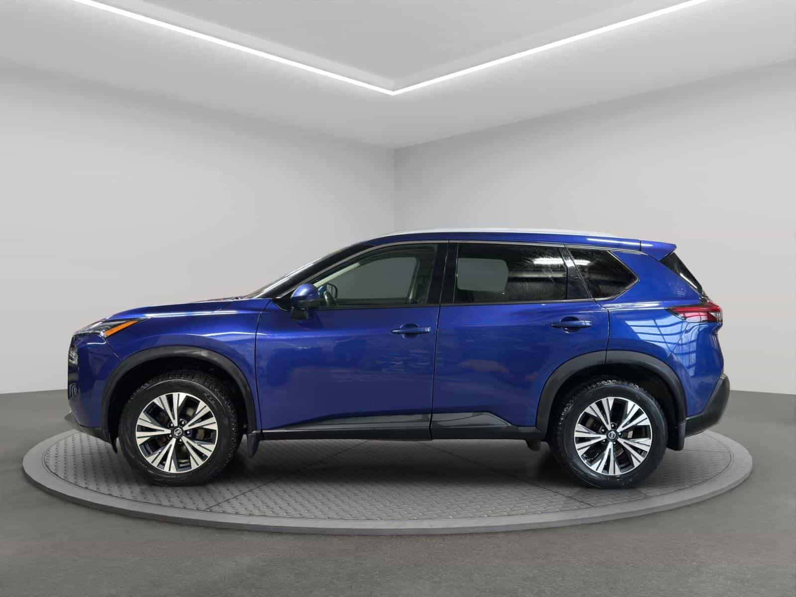 Image 2 Nissan Rogue SV 2021