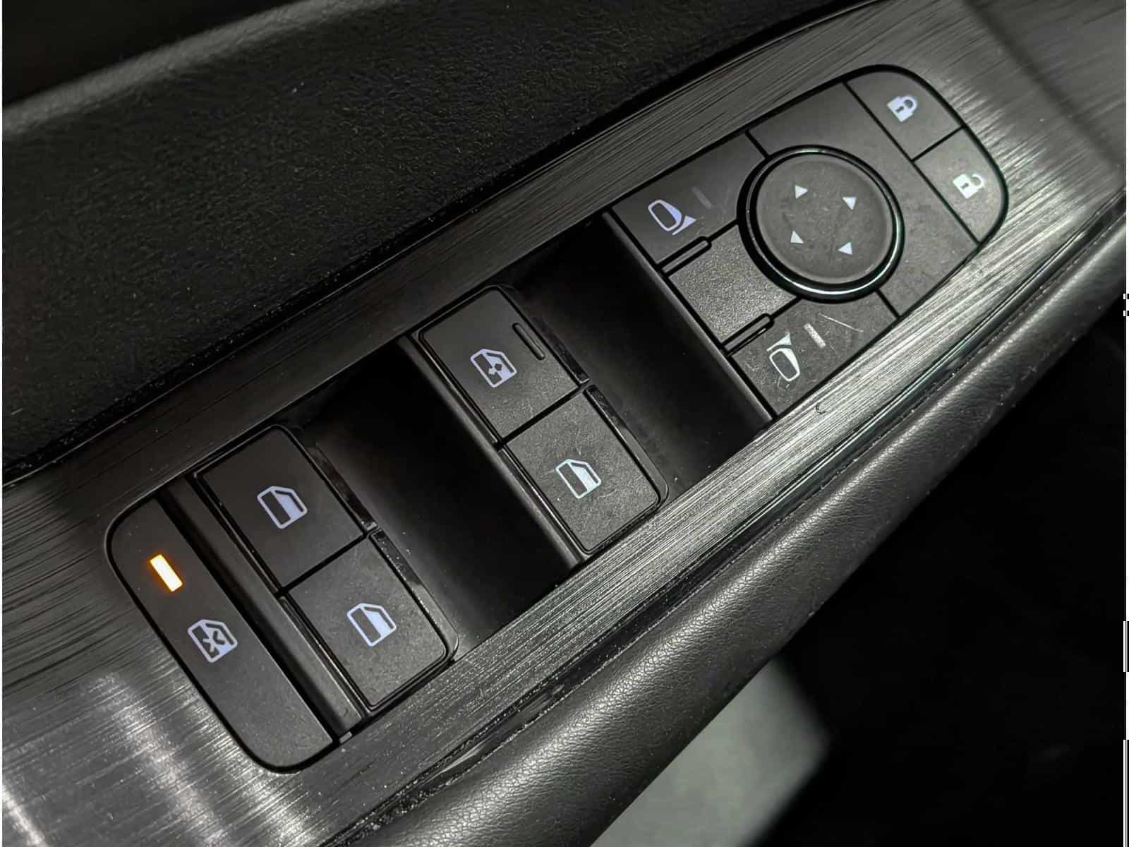 Image 14 Nissan Rogue S 2024