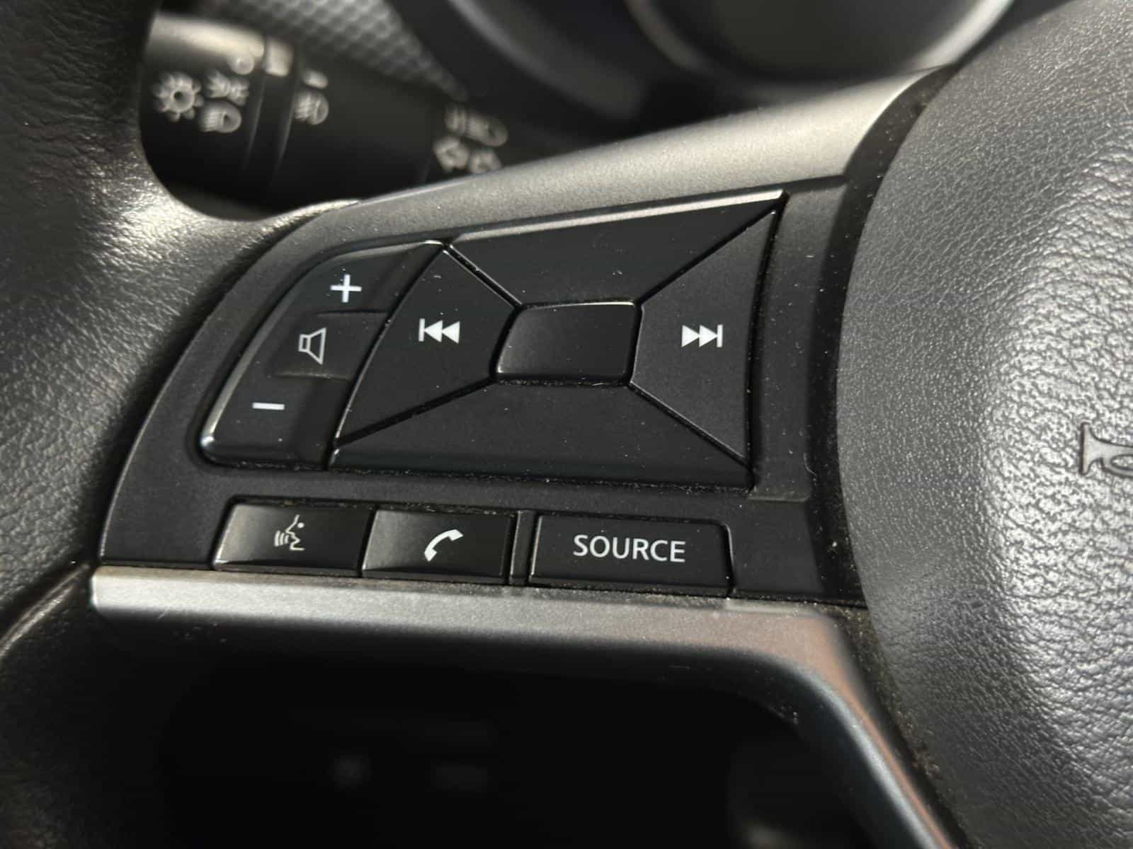 Image 17 Nissan Kicks S 2020