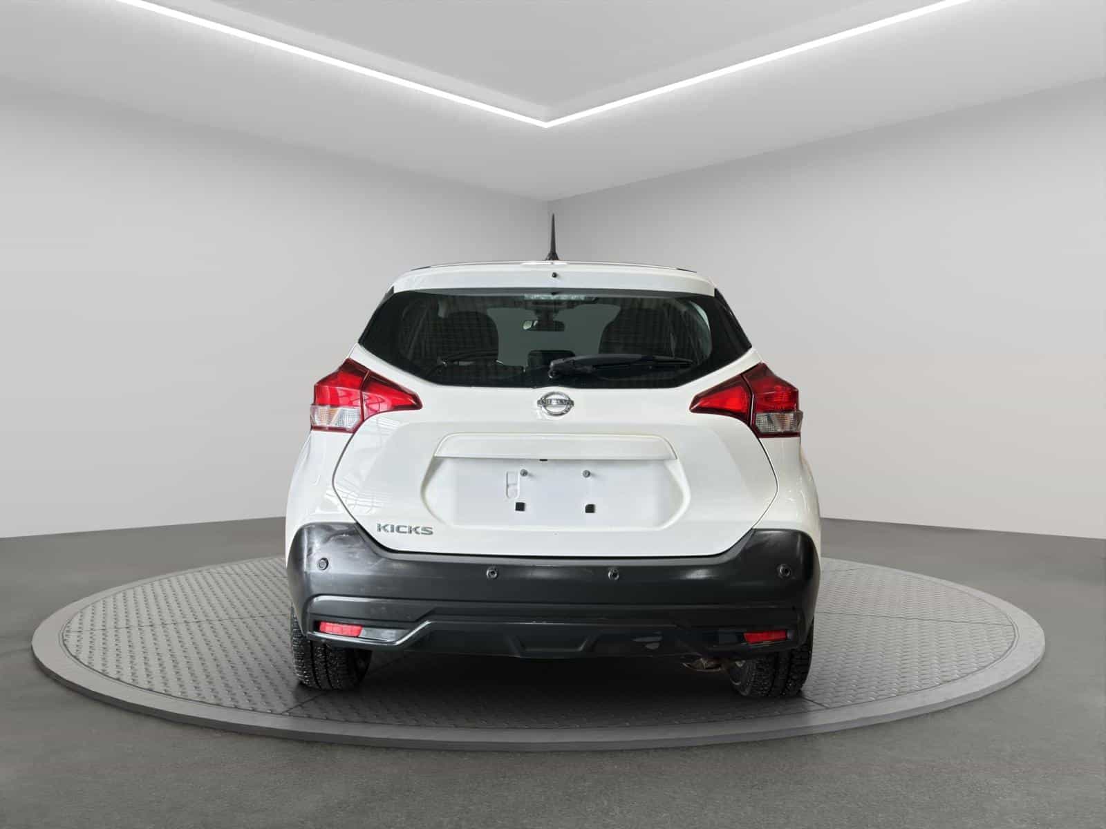 Image 4 Nissan Kicks S 2020