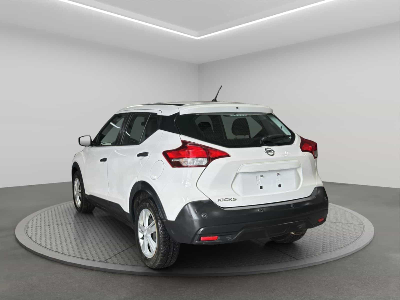 Image 3 Nissan Kicks S 2020