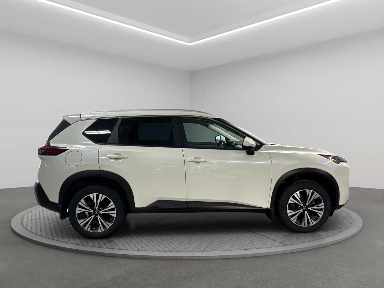 Image 6 Nissan Rogue SV Moonroof 2023