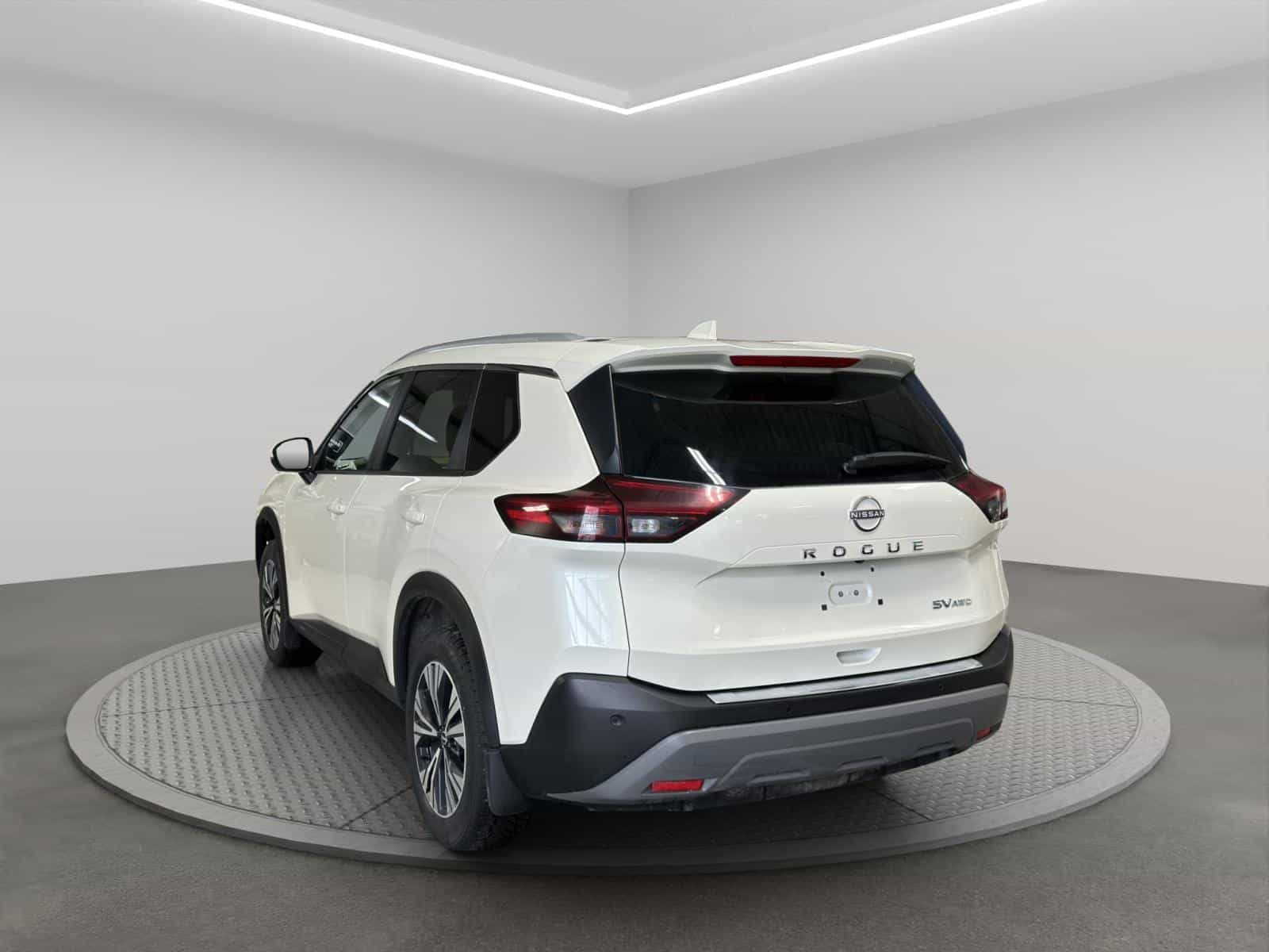 Image 3 Nissan Rogue SV Moonroof 2023