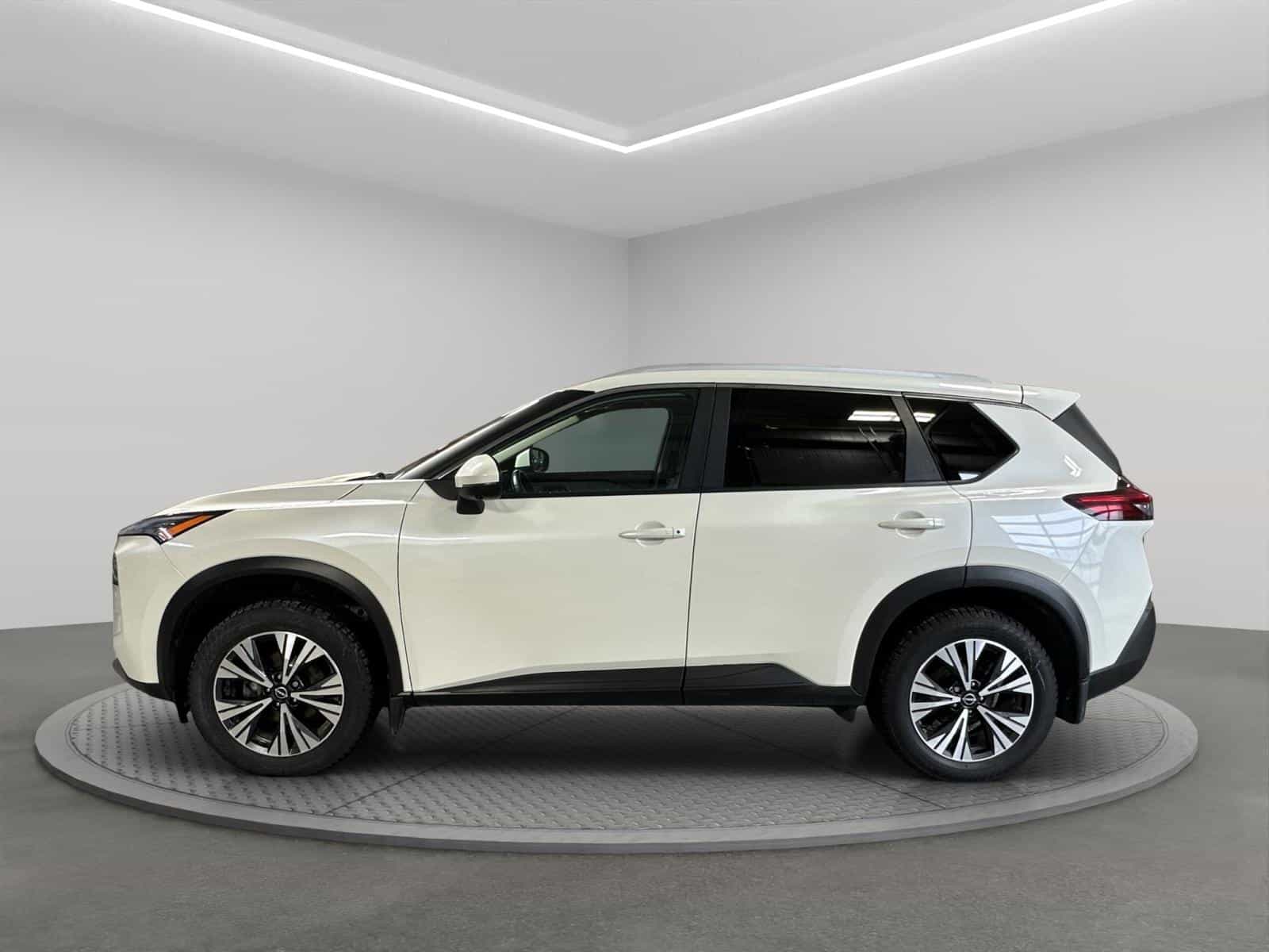 Image 2 Nissan Rogue SV Moonroof 2023