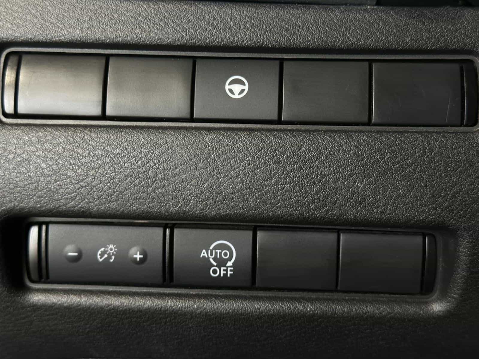 Image 18 Nissan Rogue SV Moonroof 2023