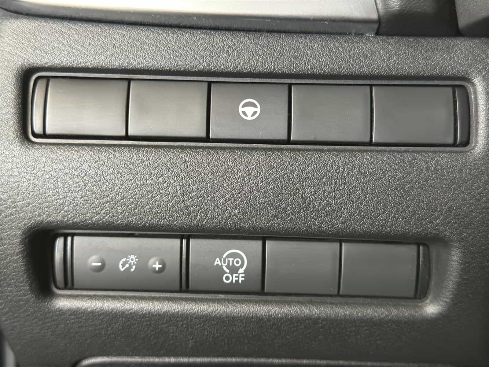 Image 18 Nissan Rogue SV Moonroof 2023