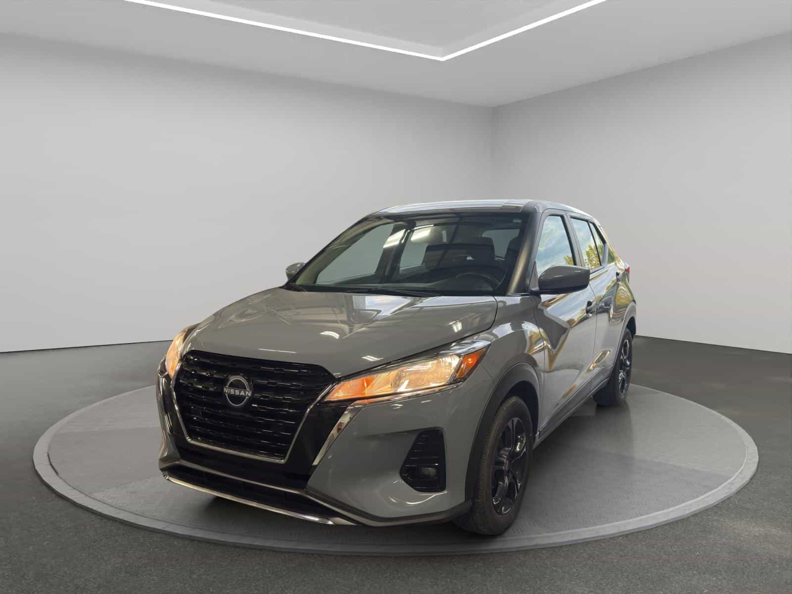 2023 Nissan Kicks S - Image 1