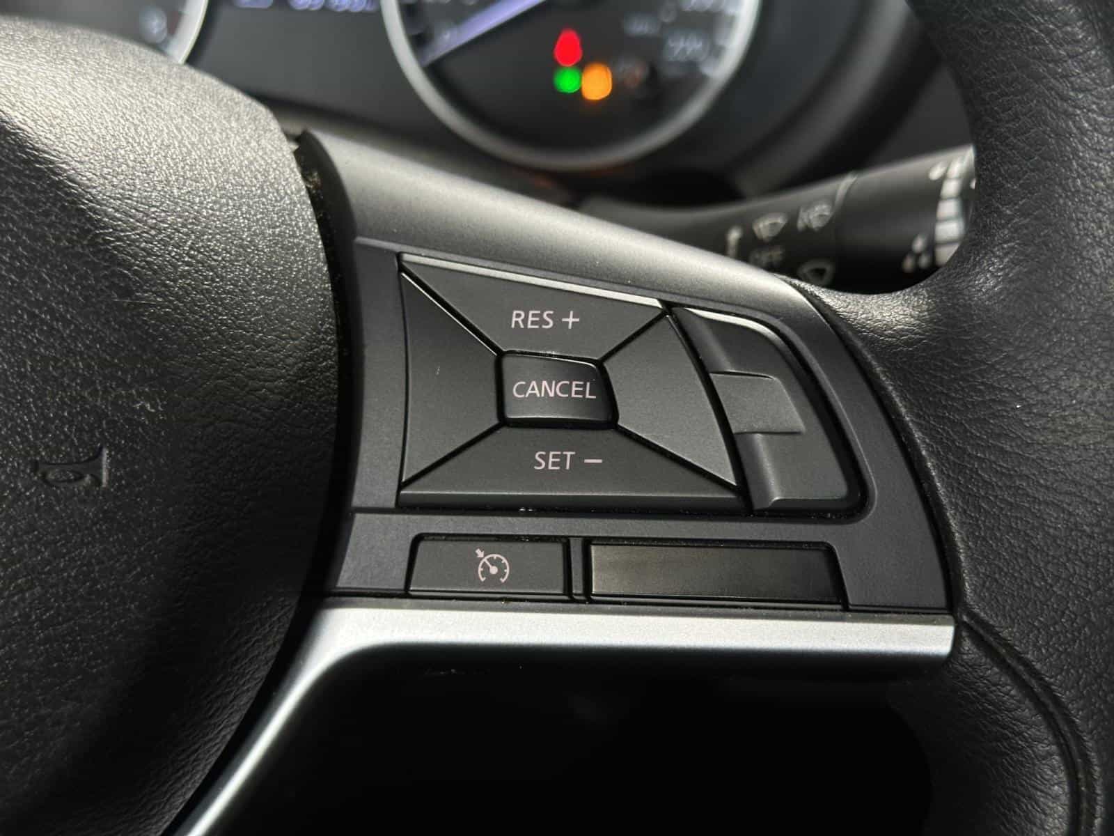 Image 15 Nissan Kicks S 2022