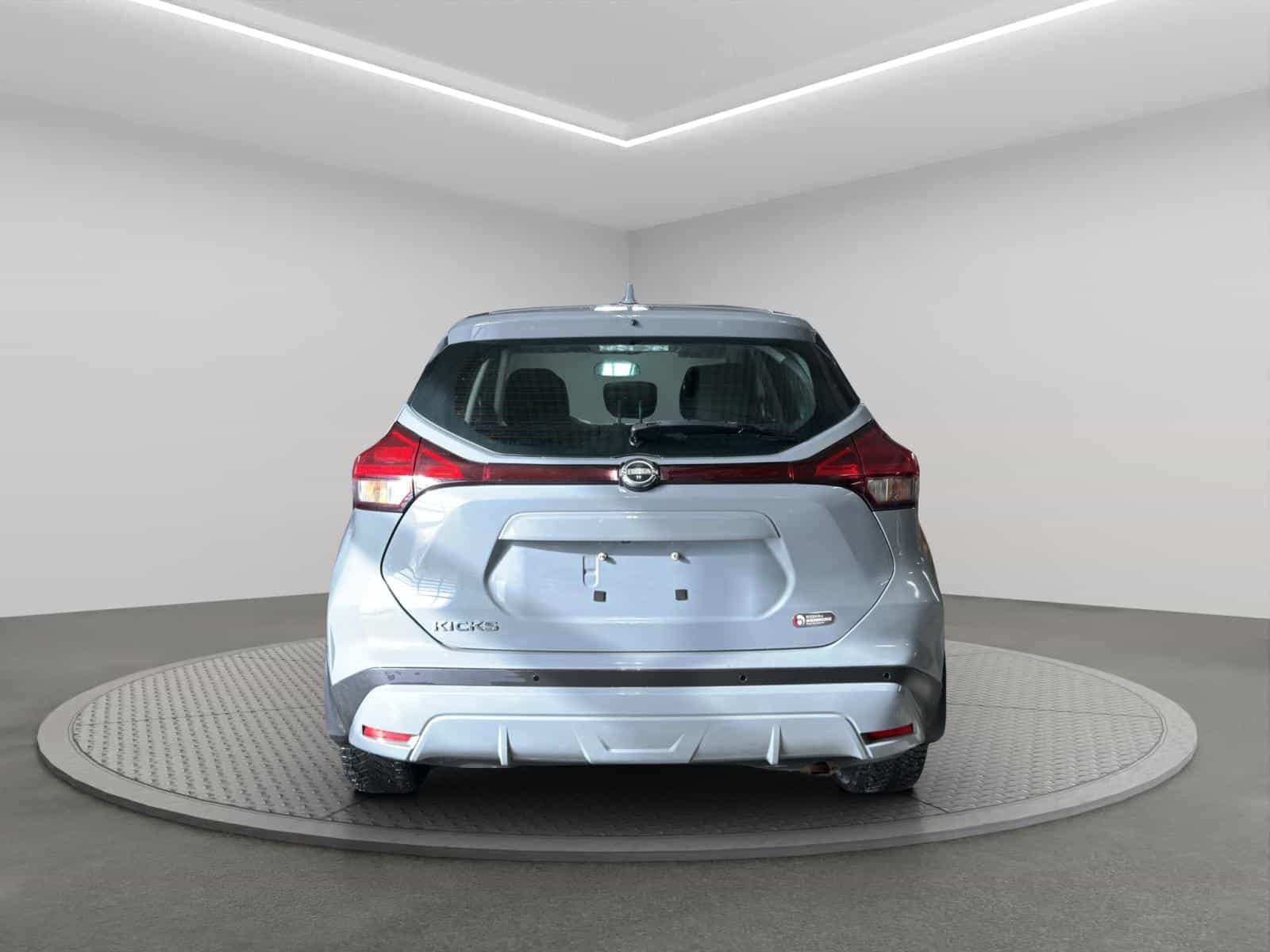 Image 4 Nissan Kicks S 2022