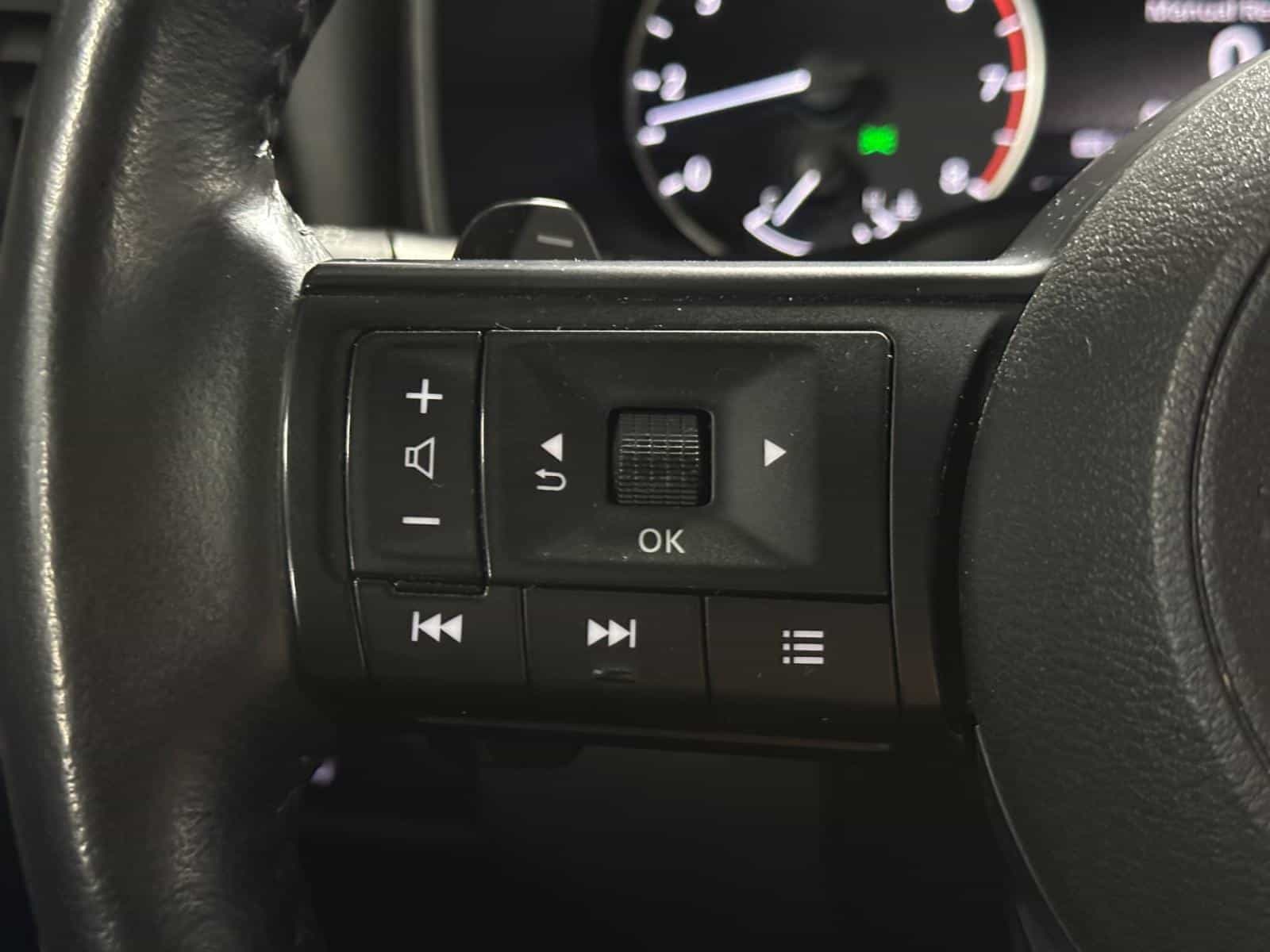 Image 17 Nissan Rogue SV Moonroof 2024