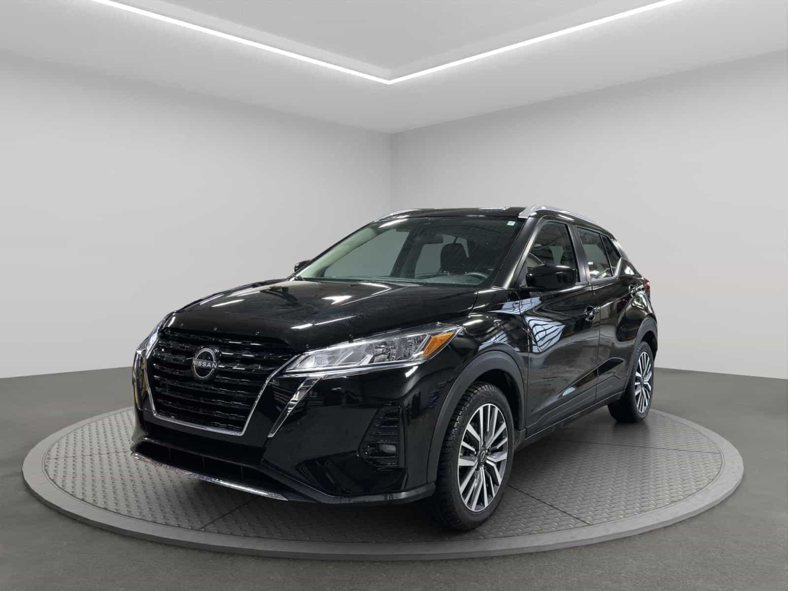 2024 Nissan Kicks SV - Image 1