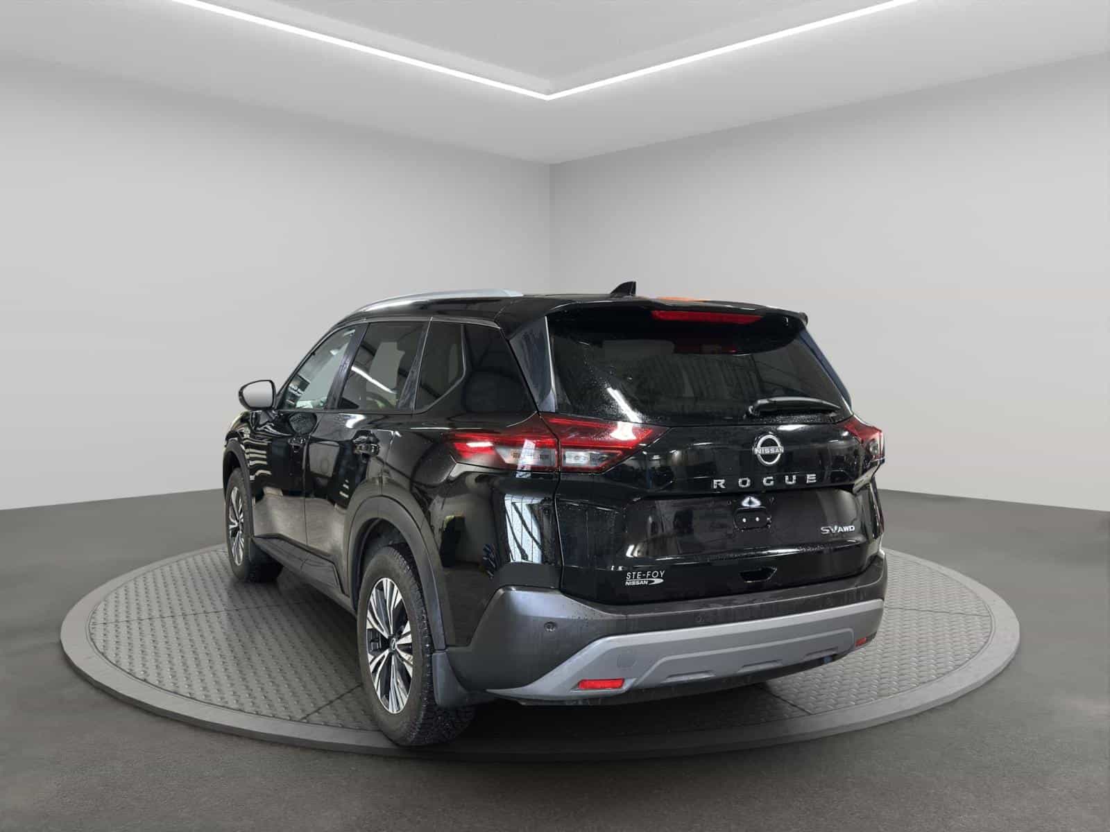 Image 3 Nissan Rogue SV Moonroof 2023