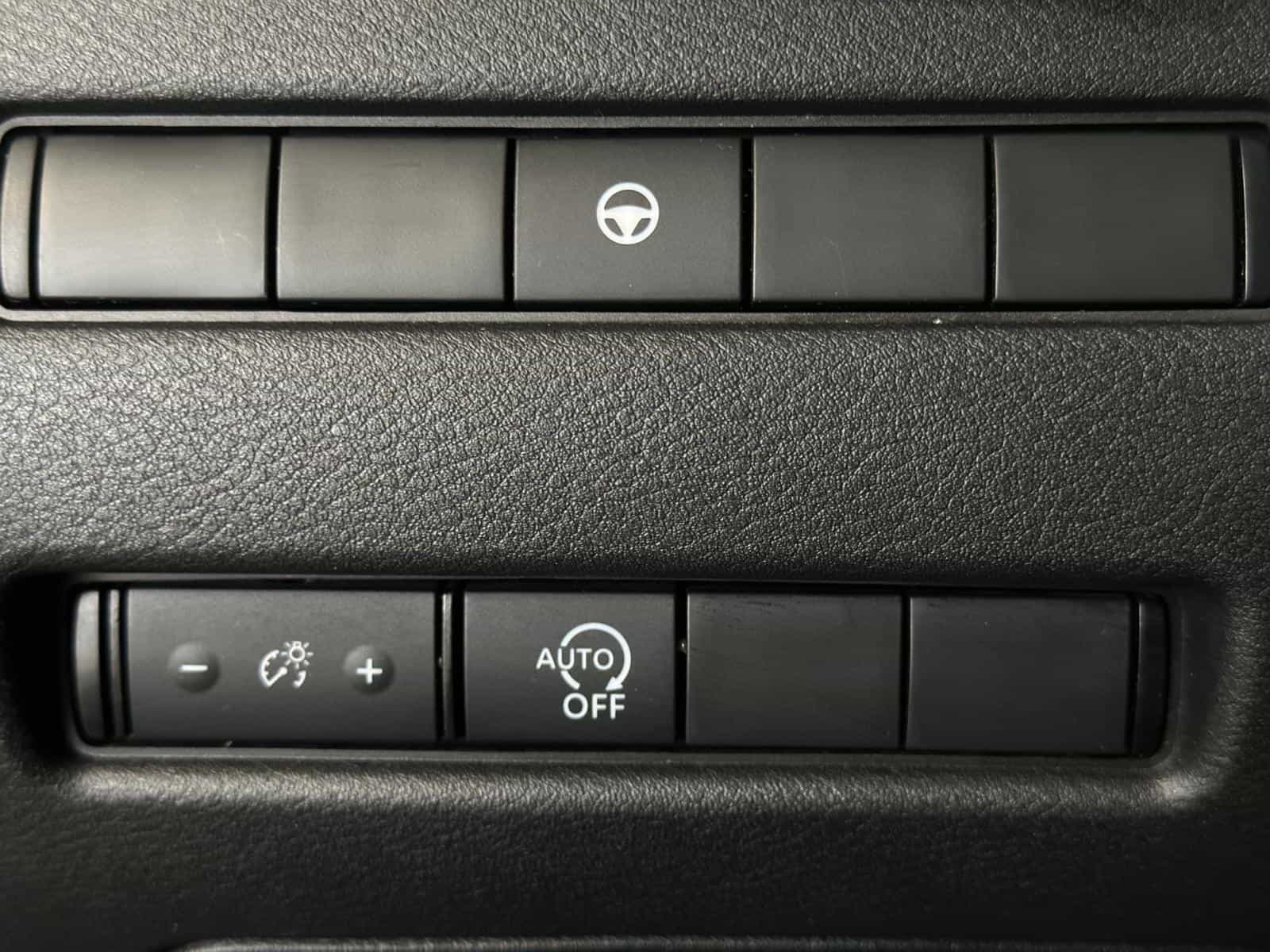 Image 18 Nissan Rogue SV 2023