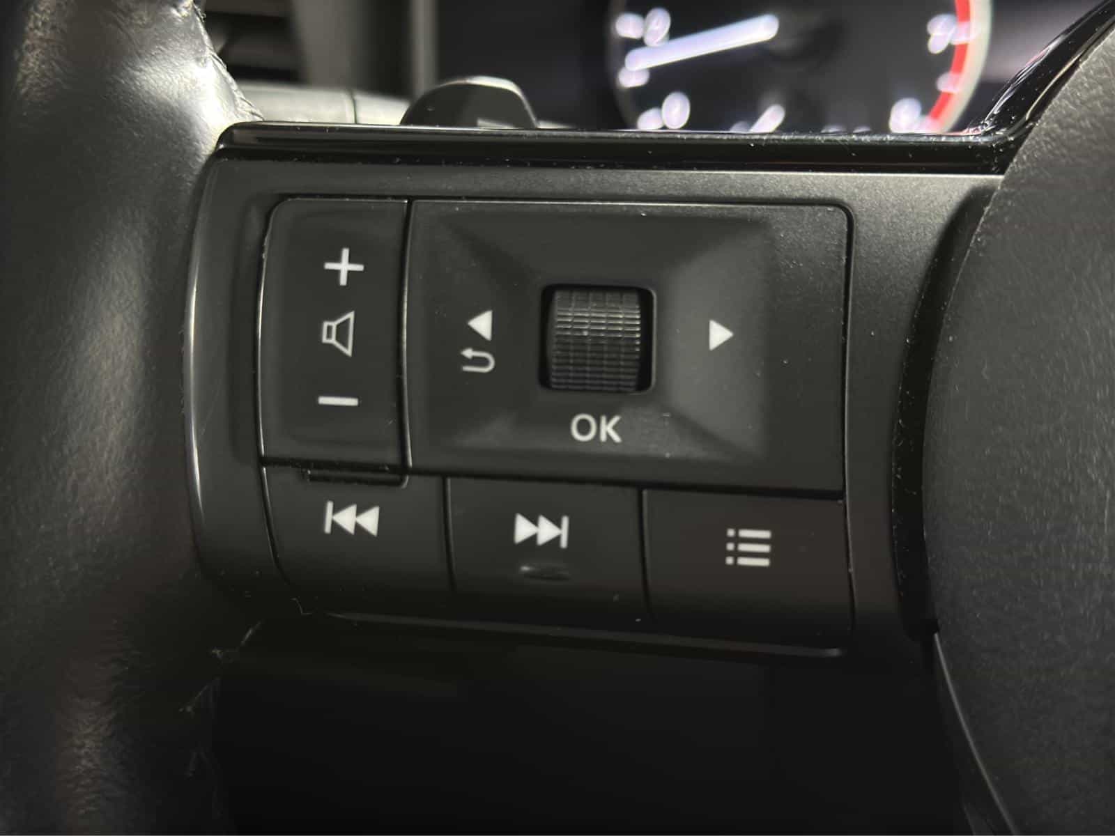 Image 16 Nissan Rogue SV 2023