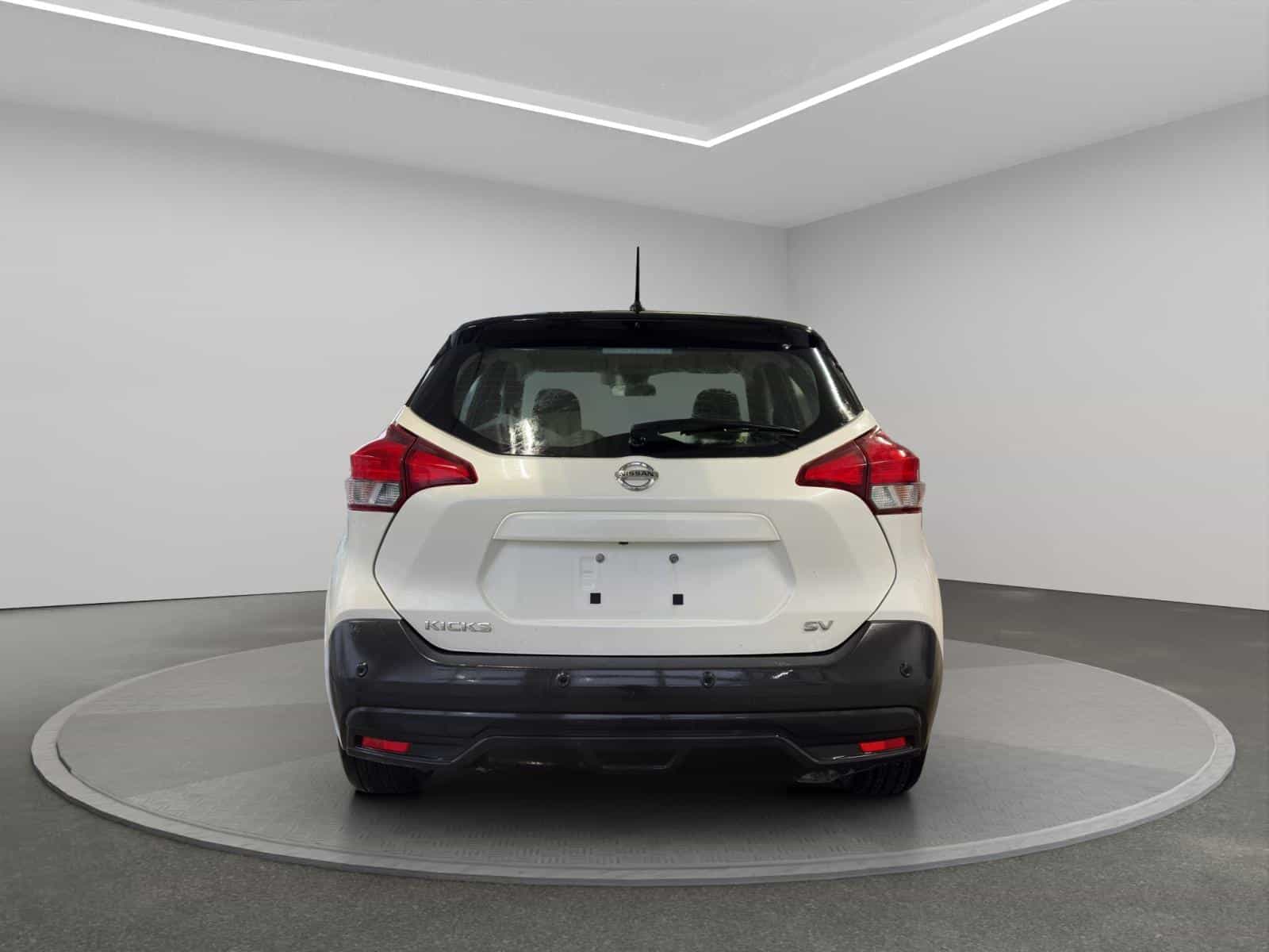 Image 1 Nissan Kicks SV 2020