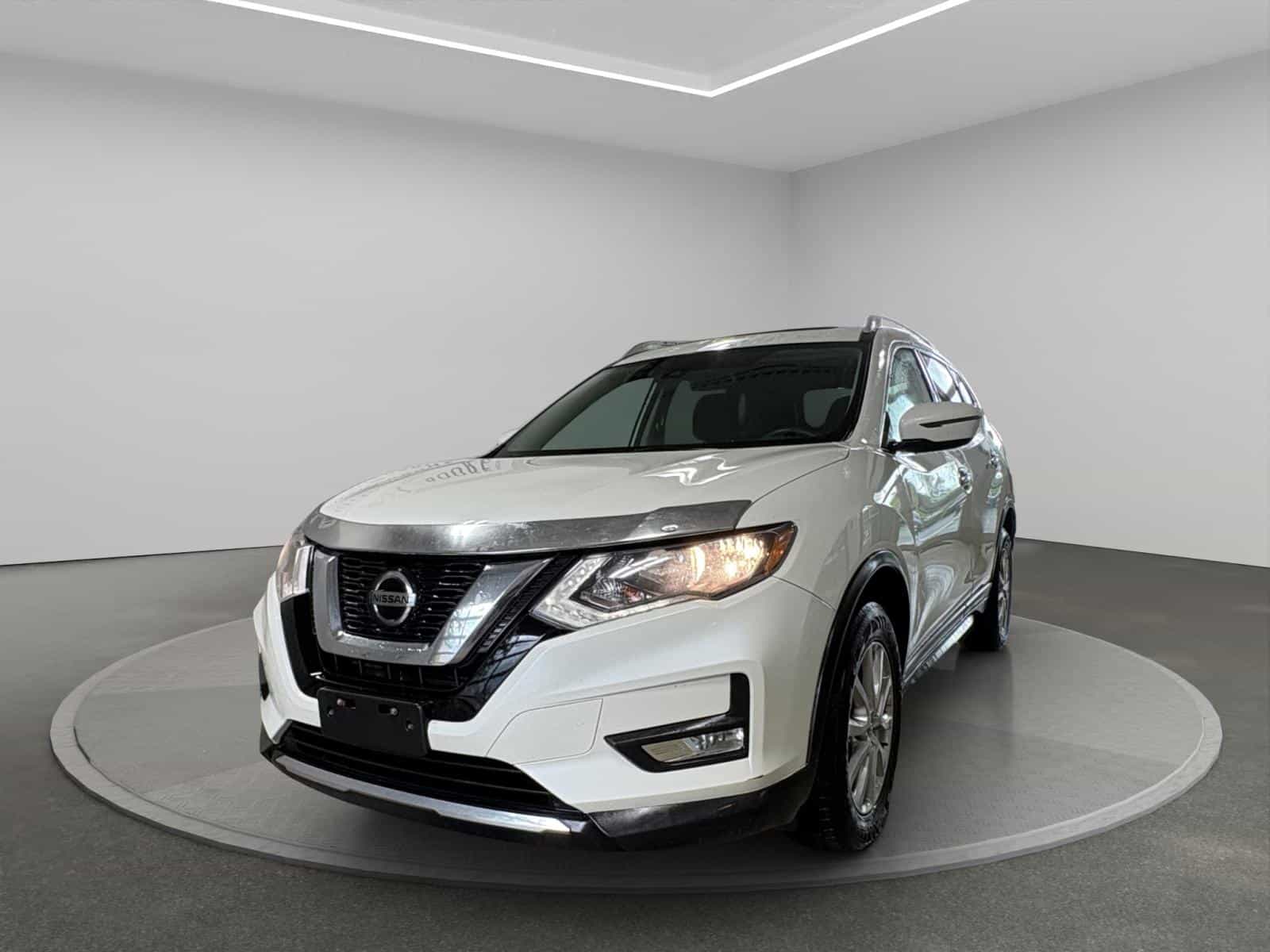 2019 Nissan Rogue SV Tech - Image 1