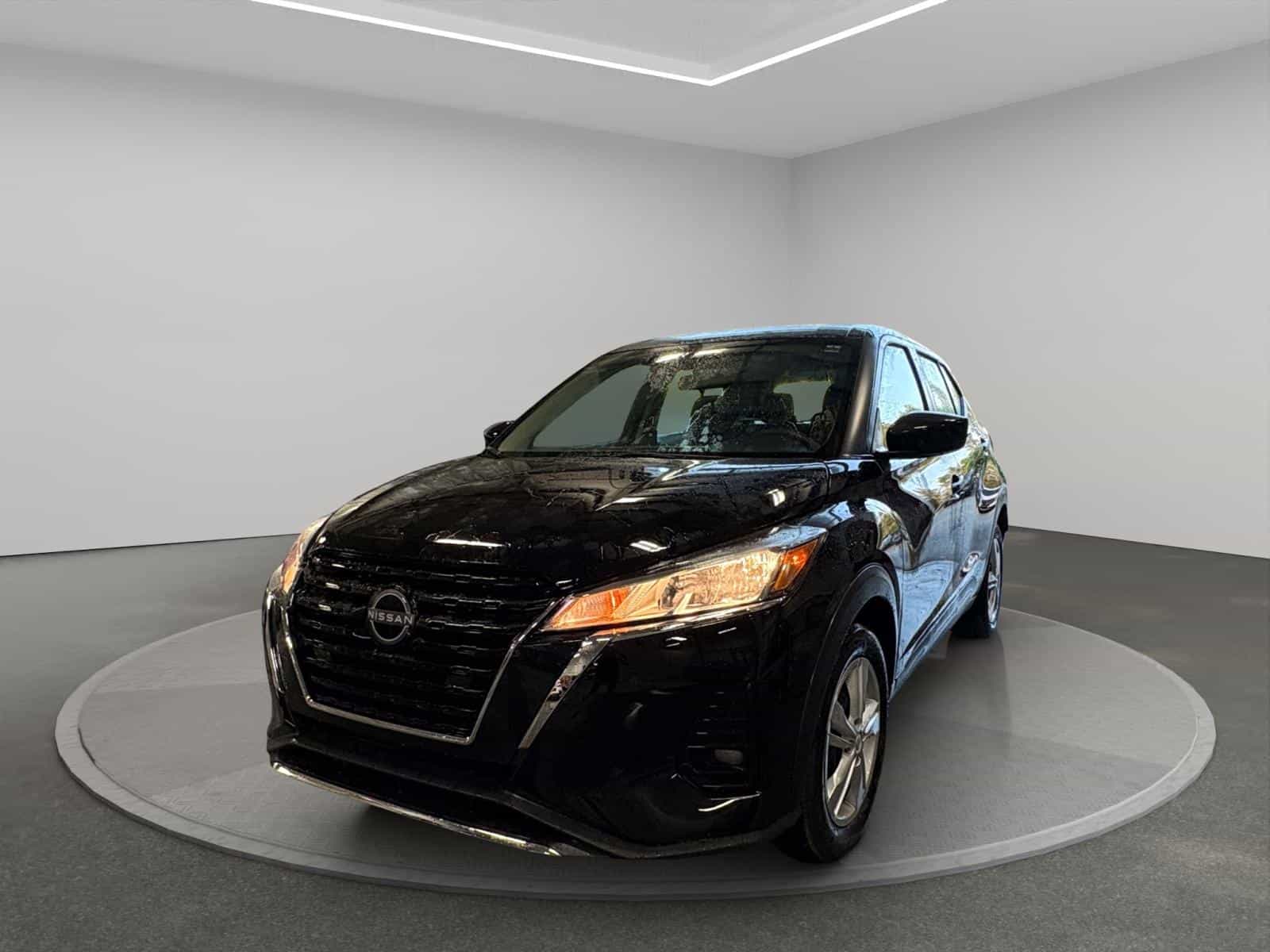 2024 Nissan Kicks S - Image 1