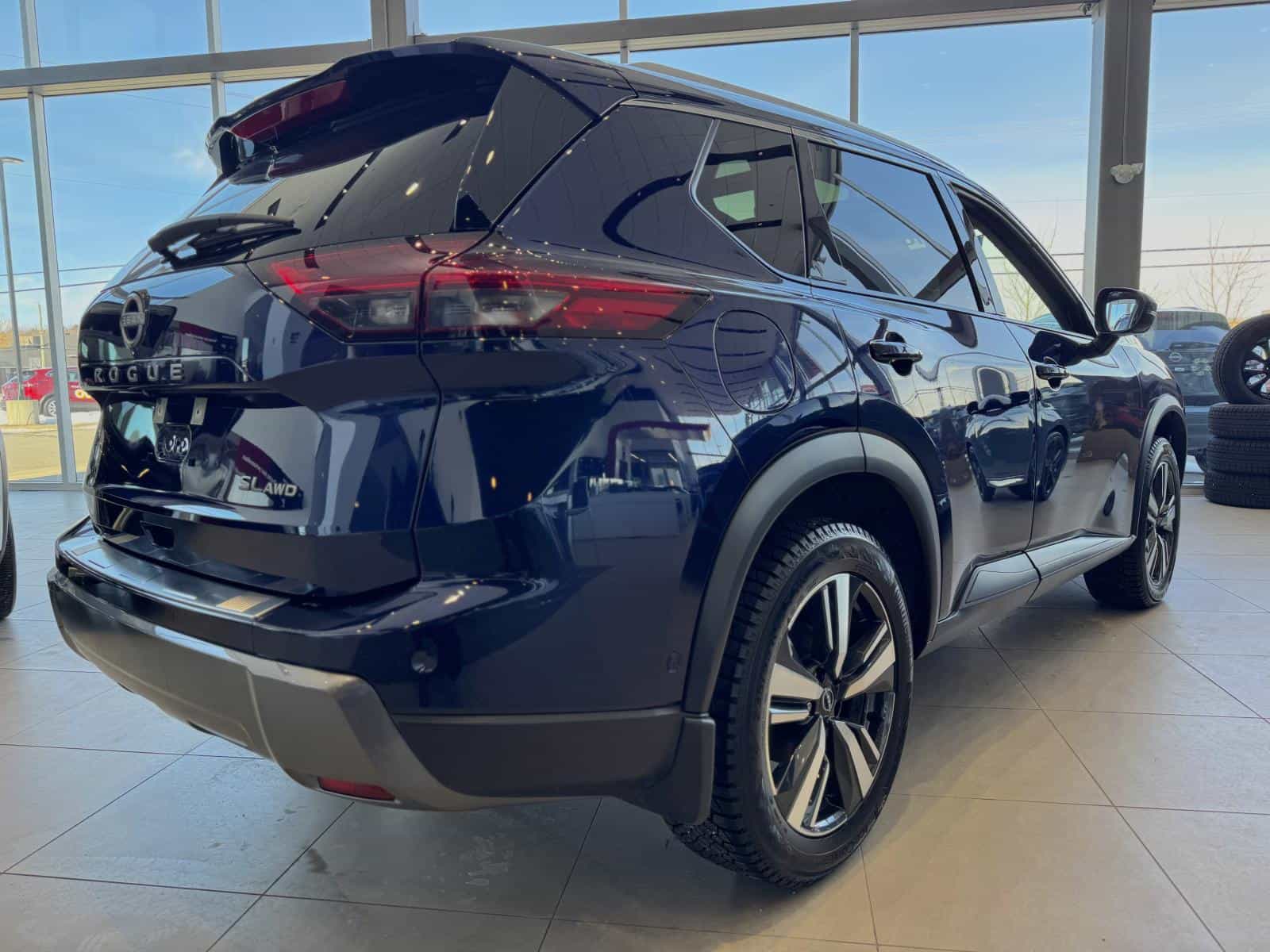 2024 Nissan Rogue SL - Image 5