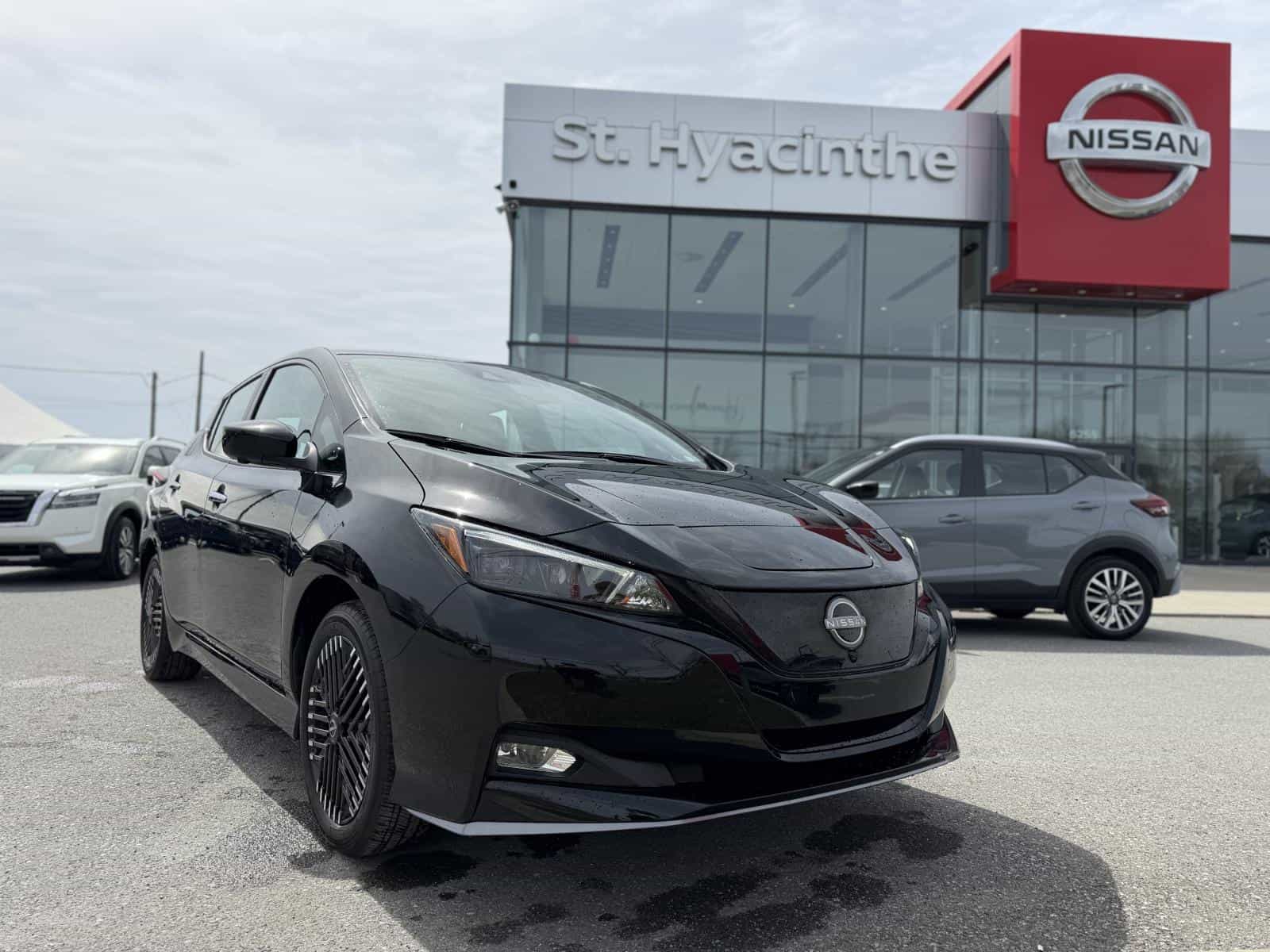 Image 1 Nissan Leaf SV Plus 2025