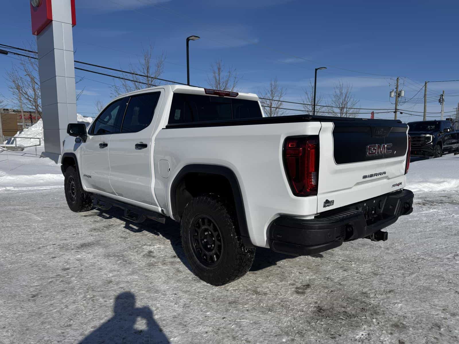 Image 9 GMC Sierra 1500 AT4X 2023