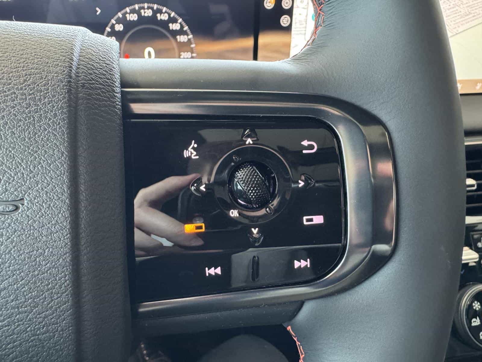 2025 Nissan Armada PRO-4X - Image 18