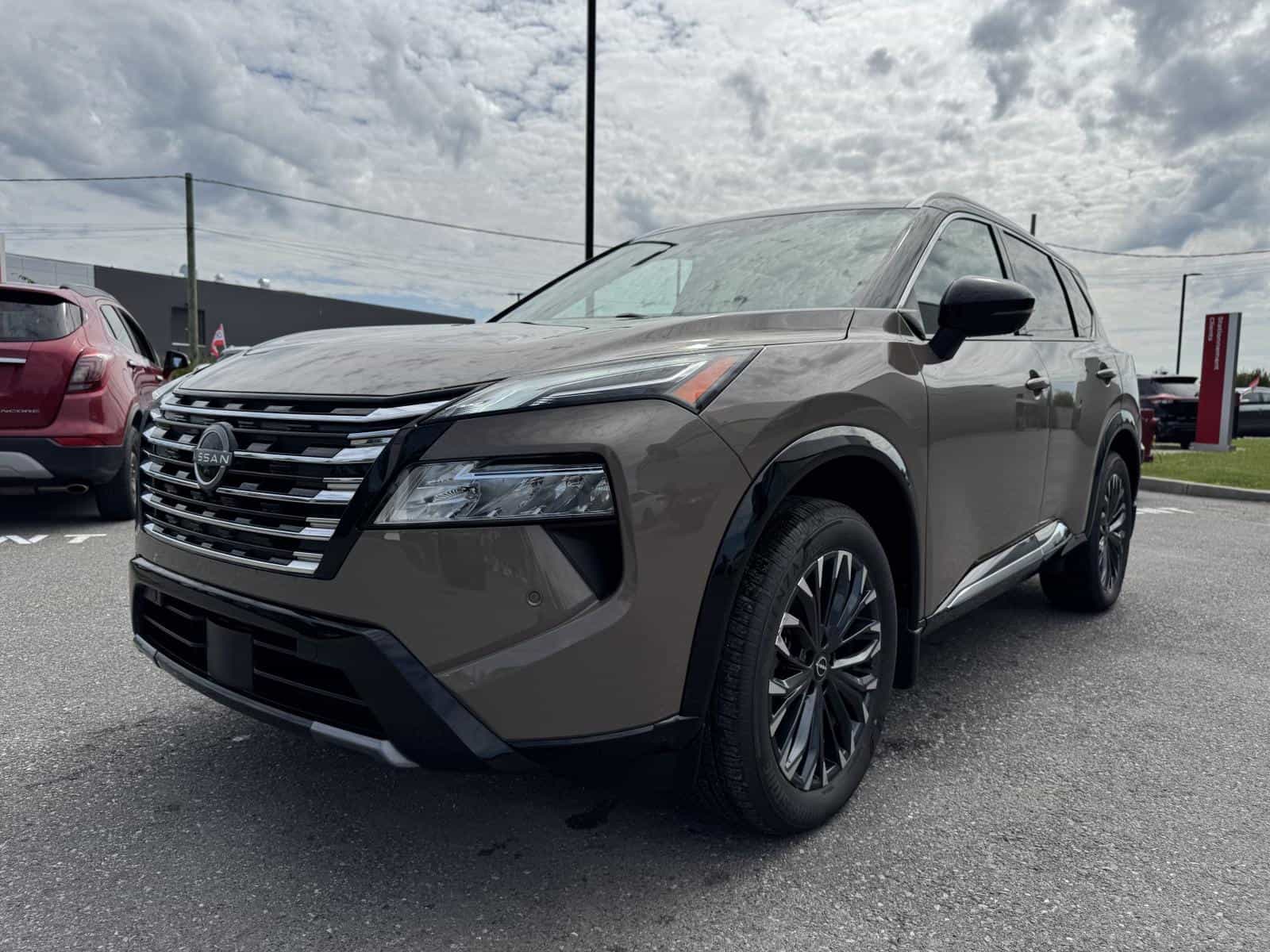 2024 Nissan Rogue Platine - Image 2