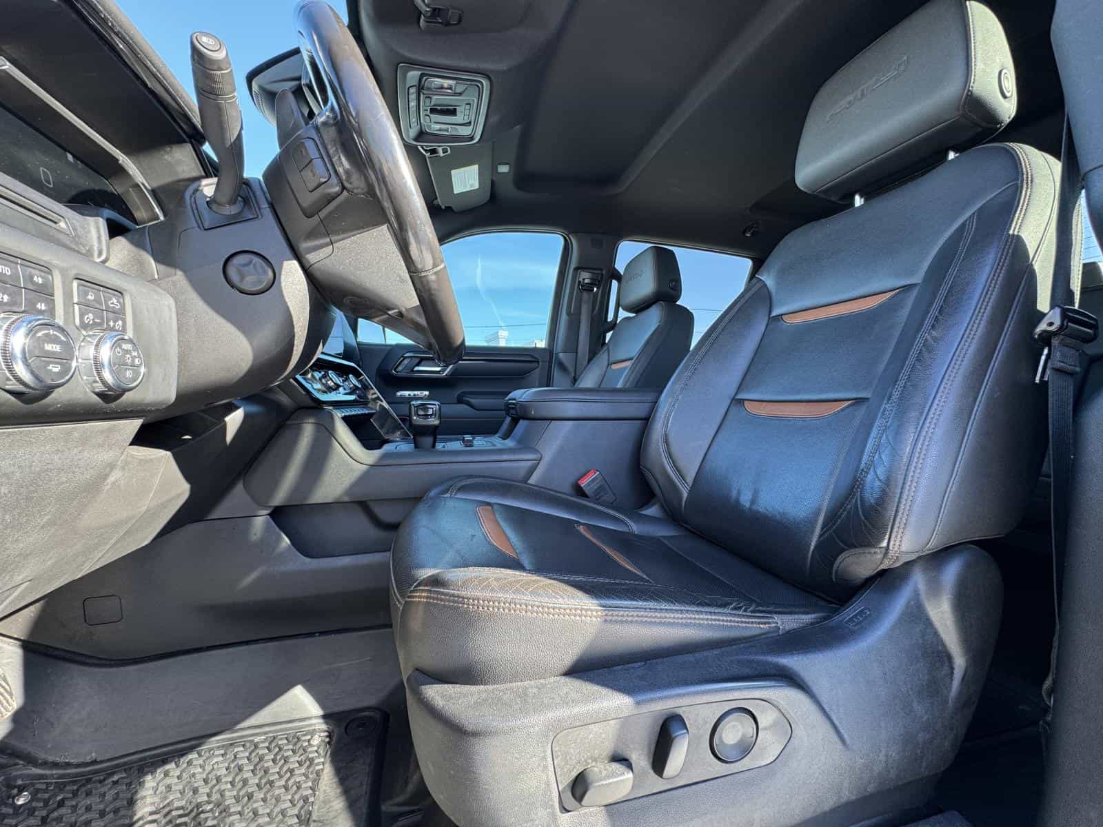 2022 GMC Sierra 1500 AT4 - Image 10