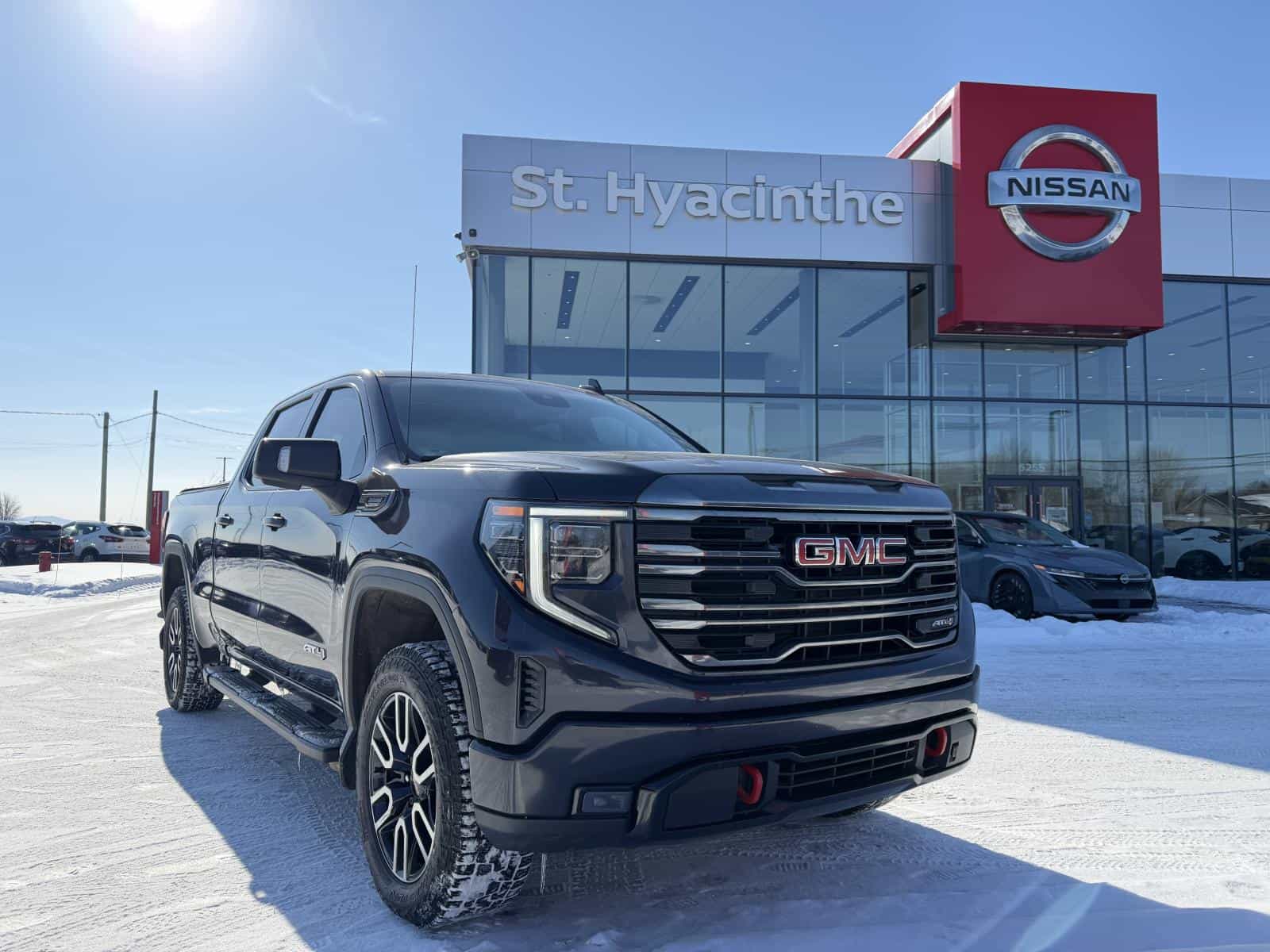2022 GMC Sierra 1500 AT4 - Image 1
