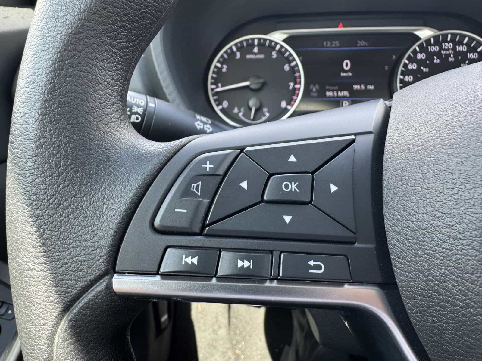 Image 12 Nissan Sentra SV 2024