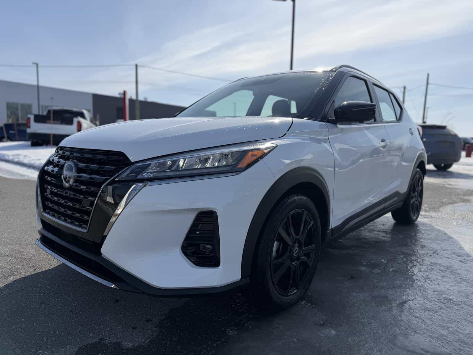 2024 Nissan Kicks SR Premium - Image 2