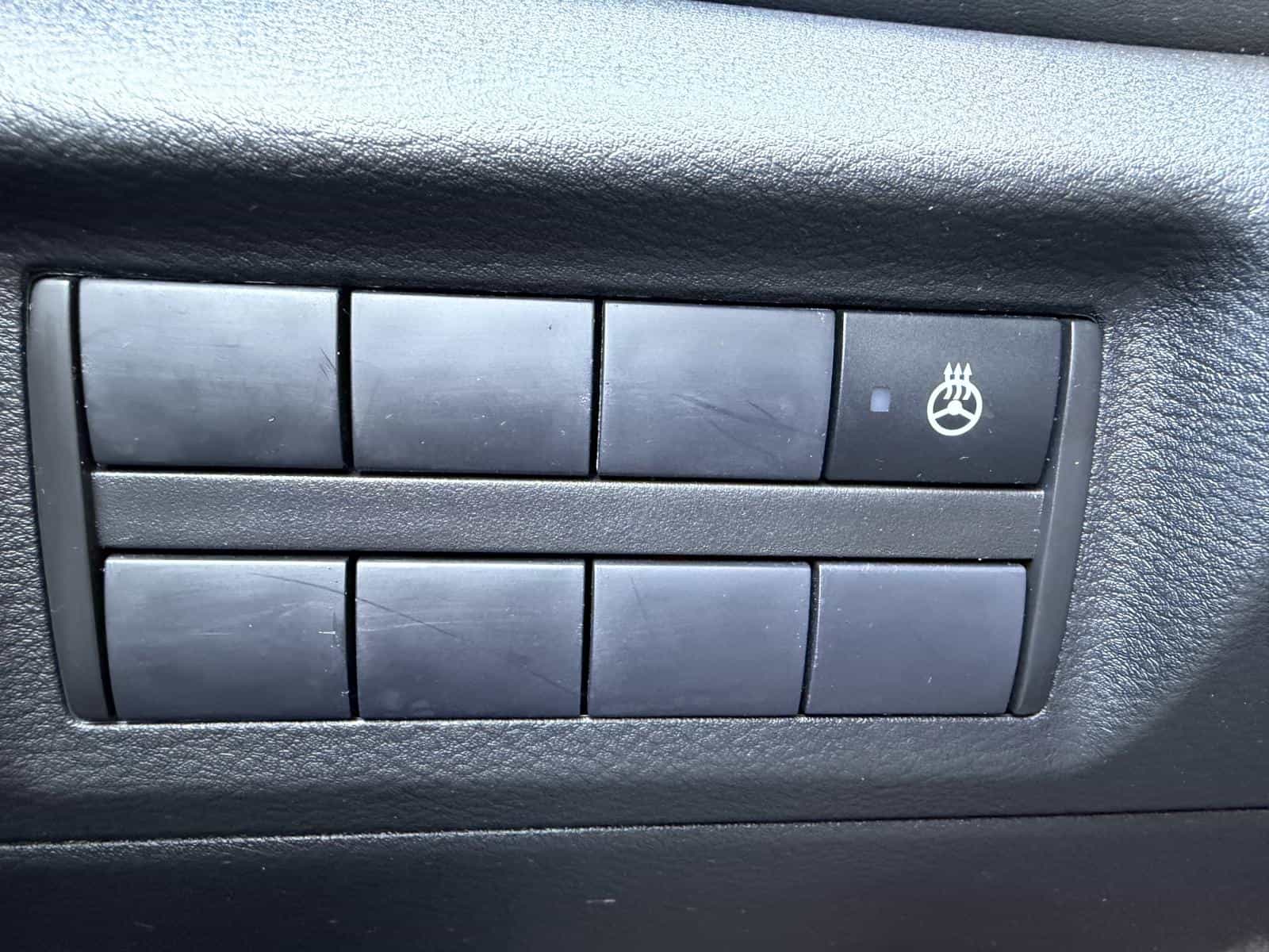 2024 Nissan Kicks SR Premium - Image 16