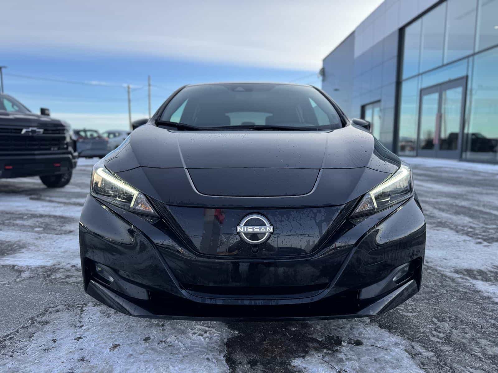 2023 Nissan Leaf SV - Image 3