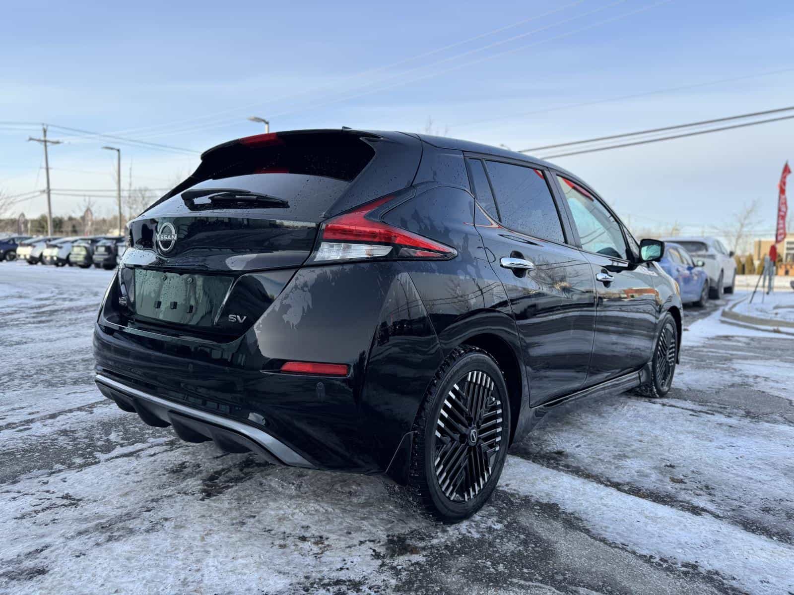 2023 Nissan Leaf SV - Image 6