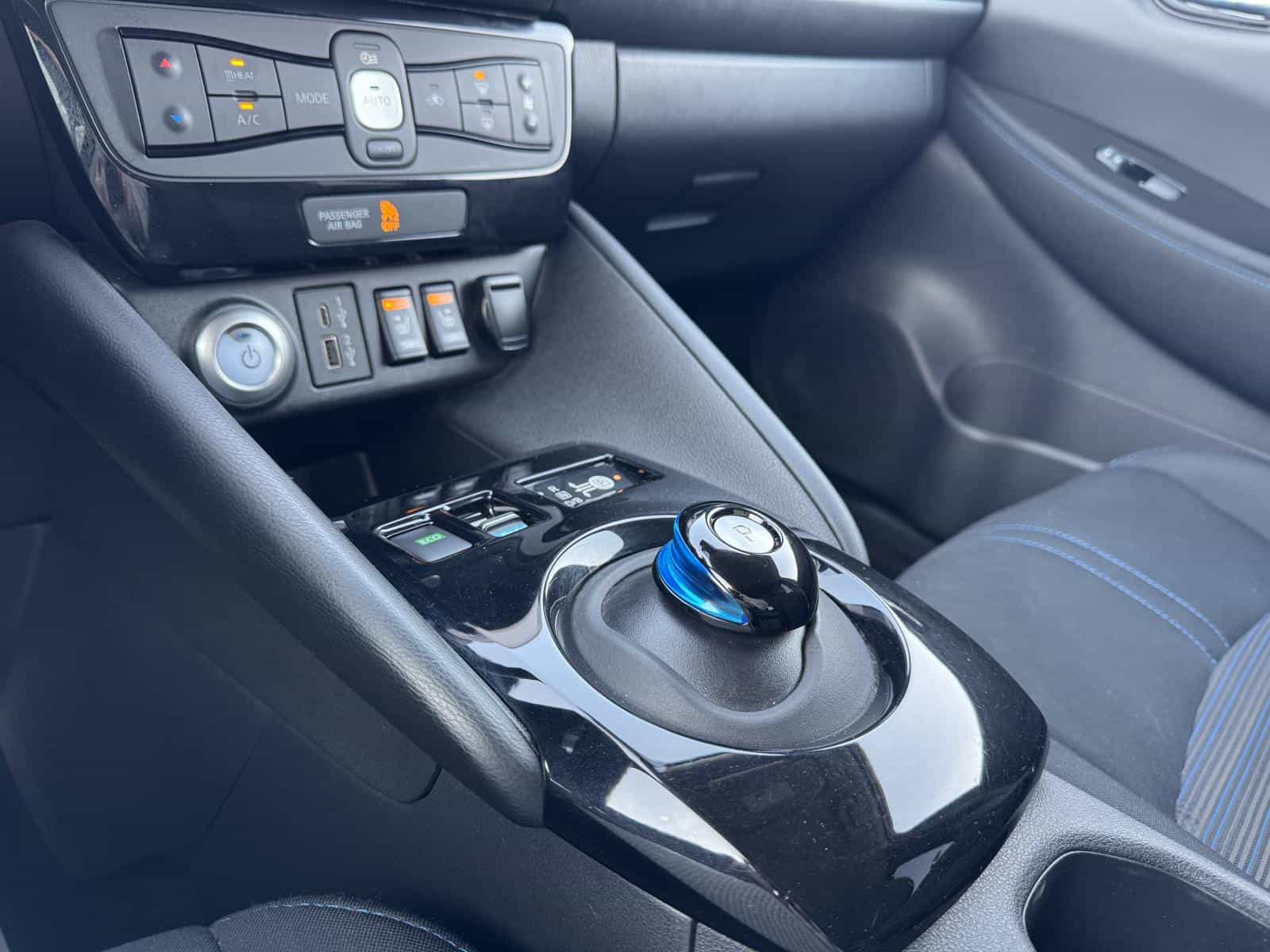 2023 Nissan Leaf SV - Image 18