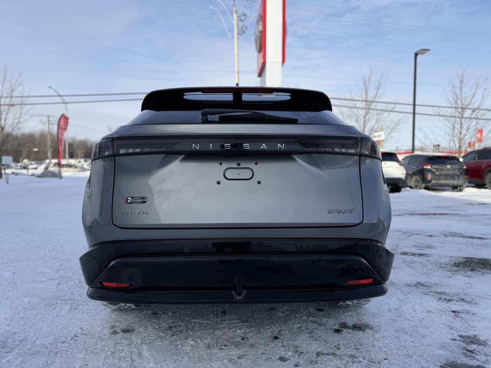 2023 Nissan Ariya Evolve+ - Image 7