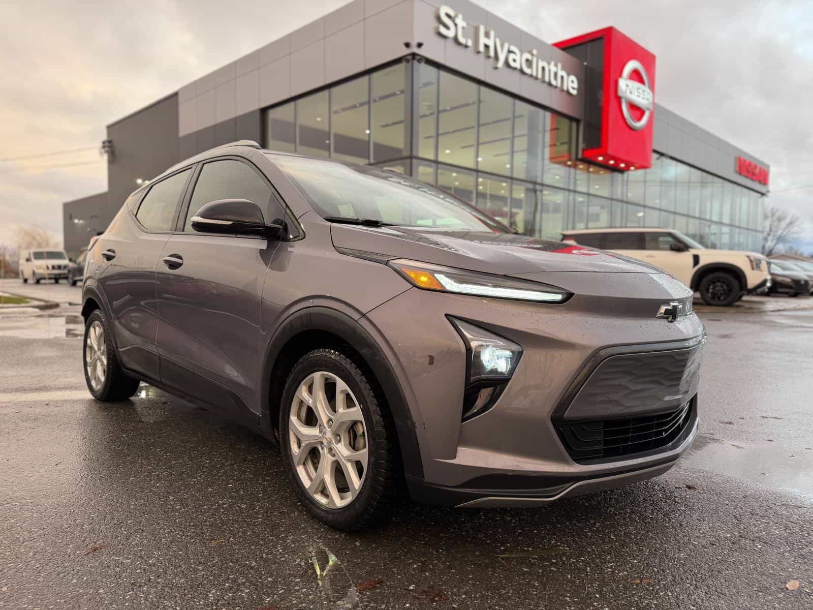 2022 Chevrolet Bolt EUV LT - Image 4