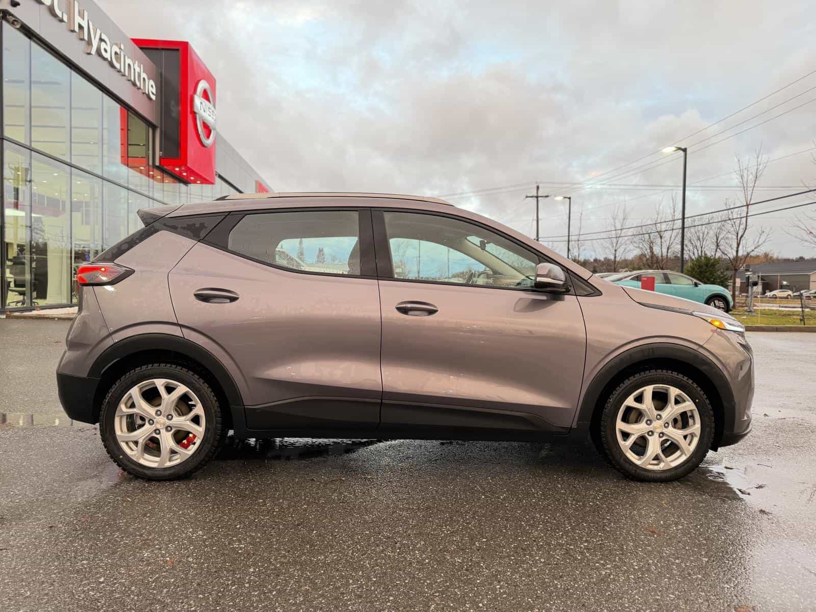 2022 Chevrolet Bolt EUV LT - Image 5