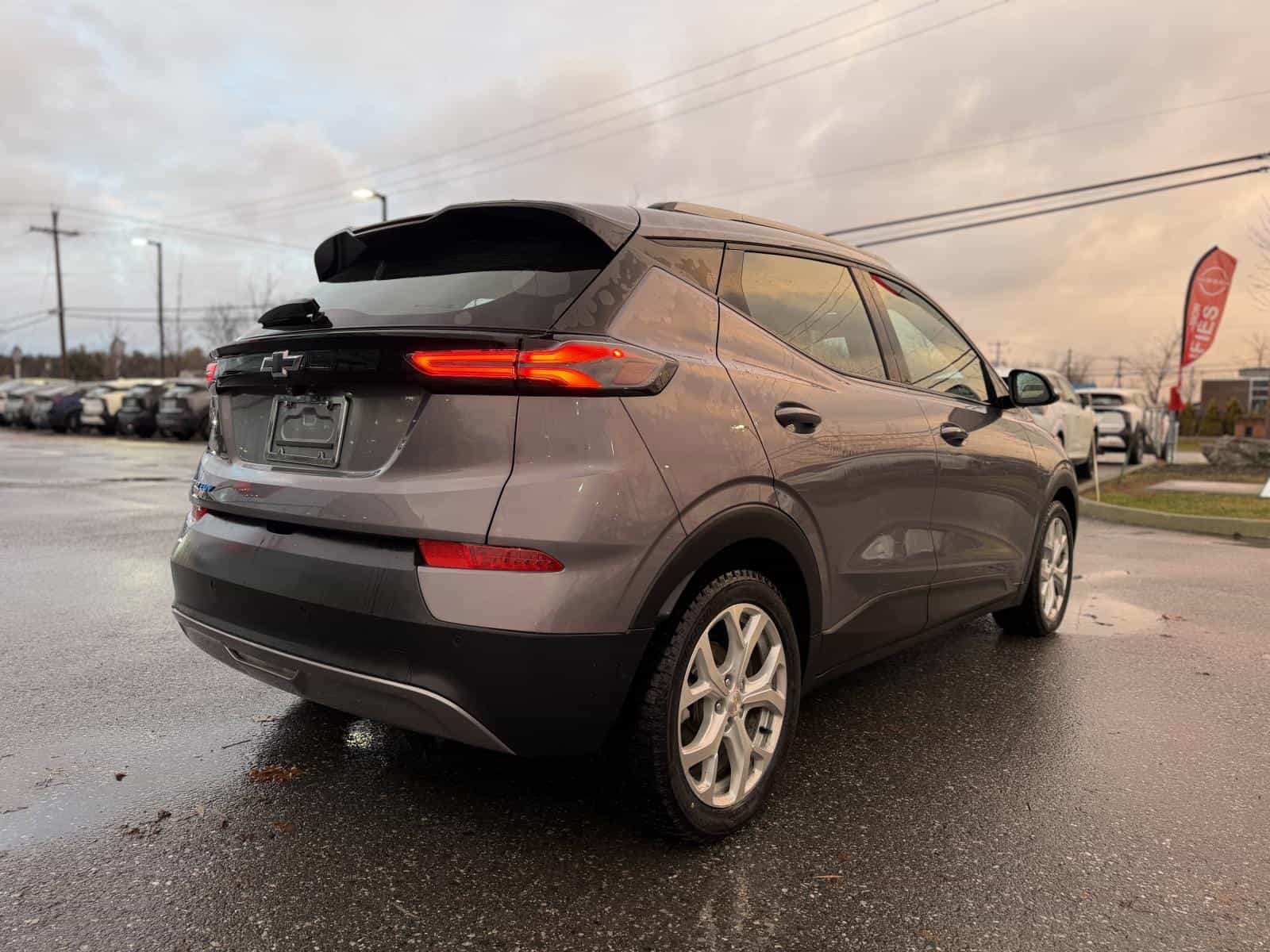 2022 Chevrolet Bolt EUV LT - Image 6